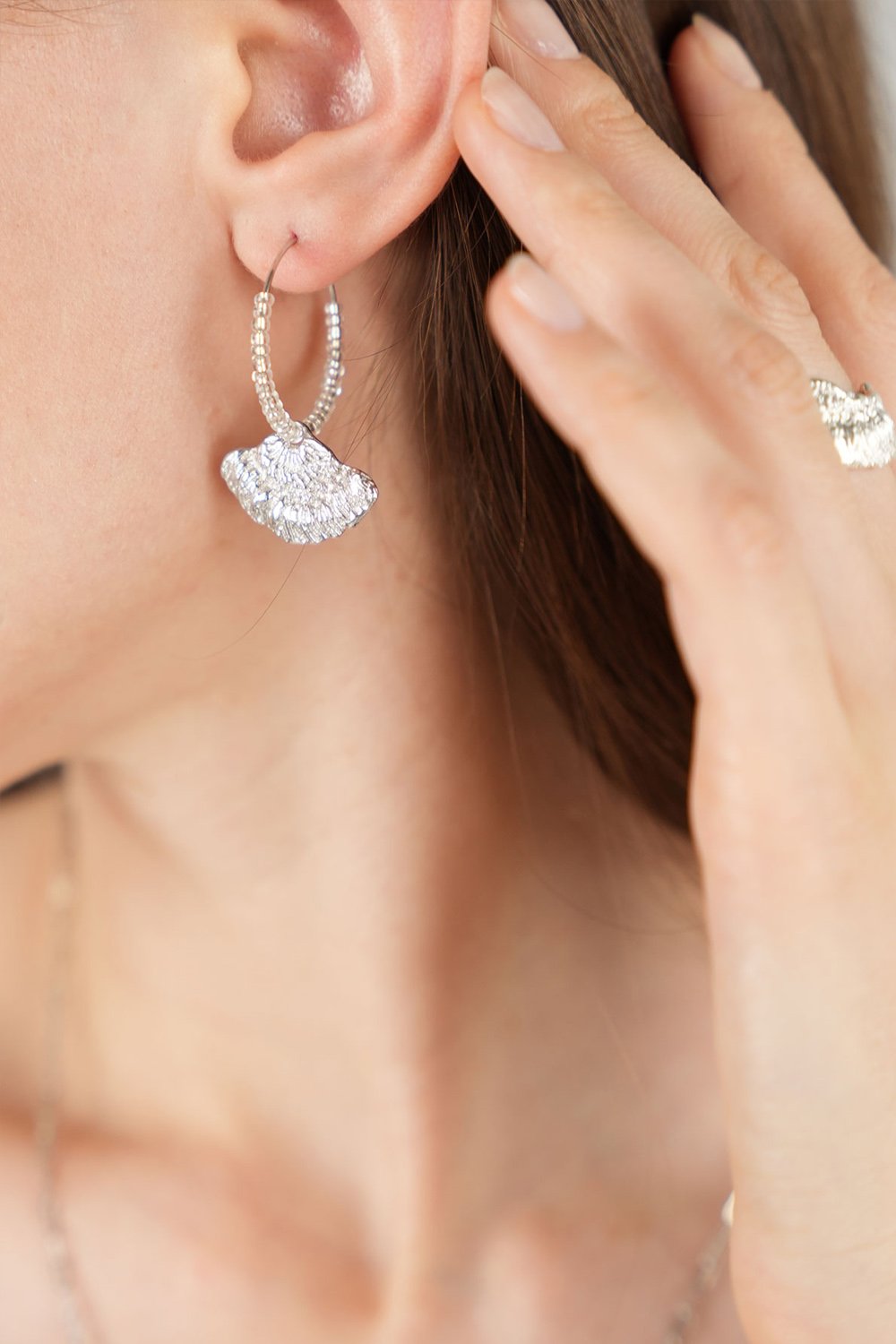 Brambuta-Venüs Halka Küpe Beyaz-Küpe-1-Milagron.com