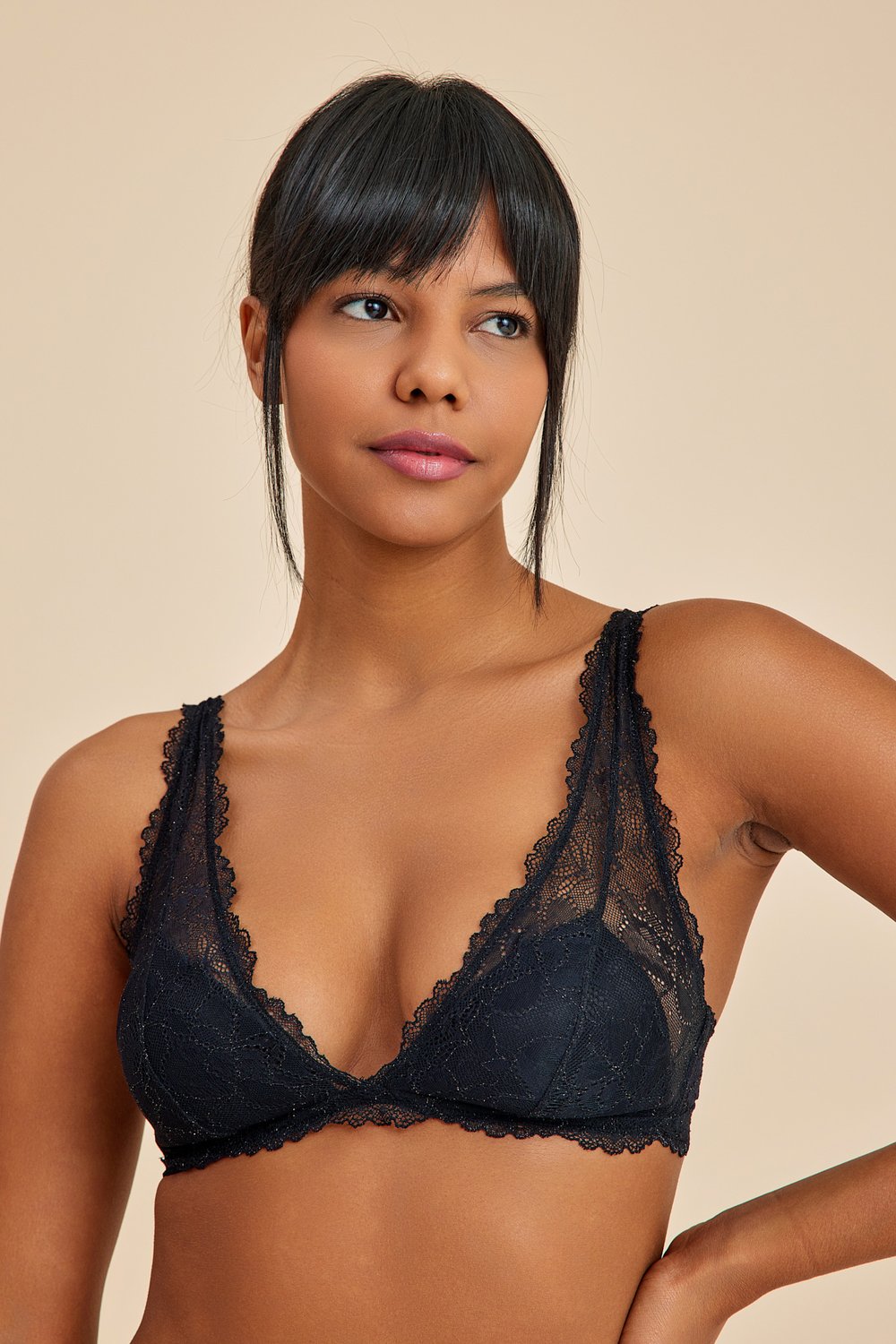 Amarelle-Roma Siyah Balensiz Dantelli Dolgusuz Üçgen Bralet Sütyen-Top-1-Milagron.com