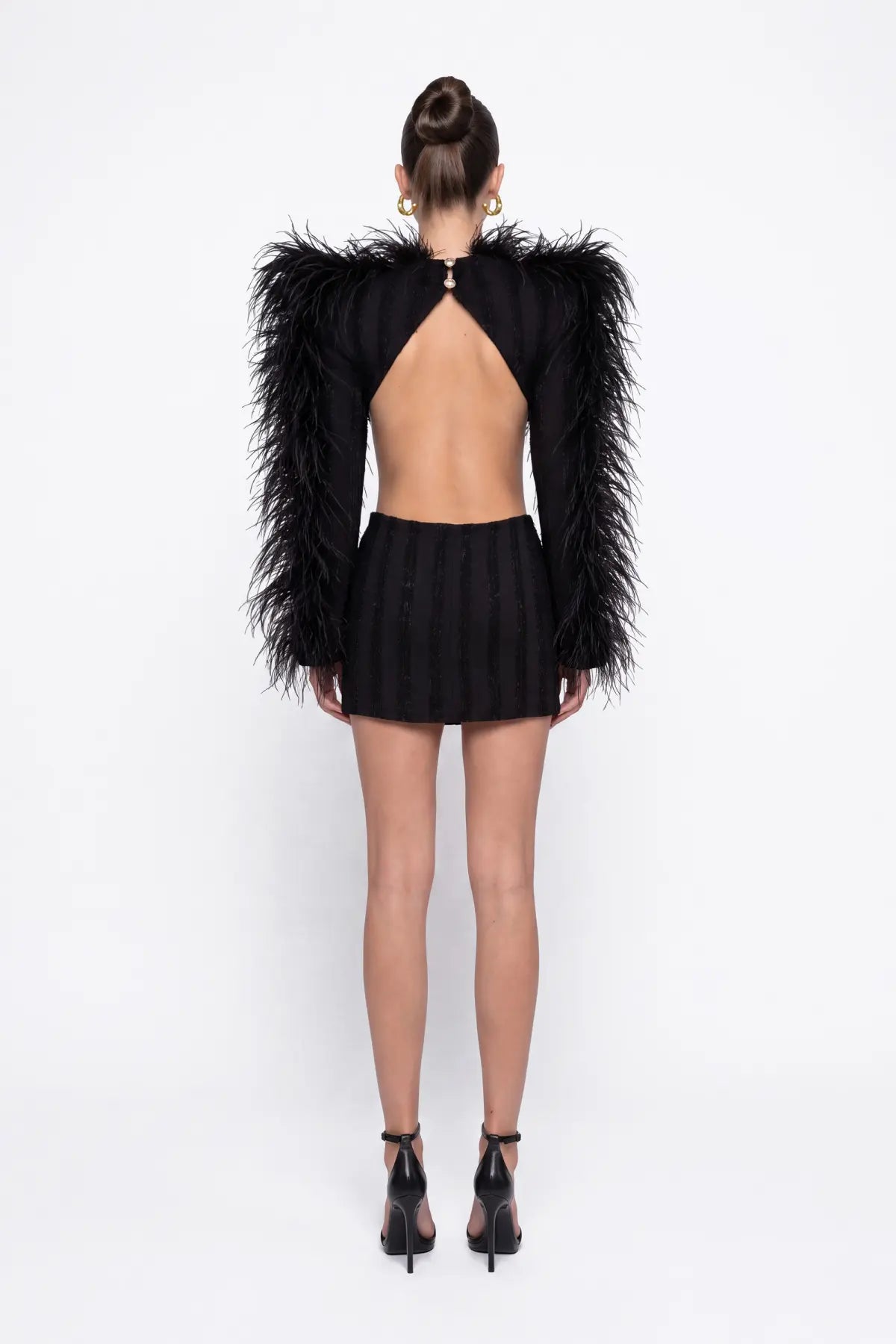 SiYah Tüy Detayli Cut-Out KadiFe ŞeriTli MiNi ElbiSe