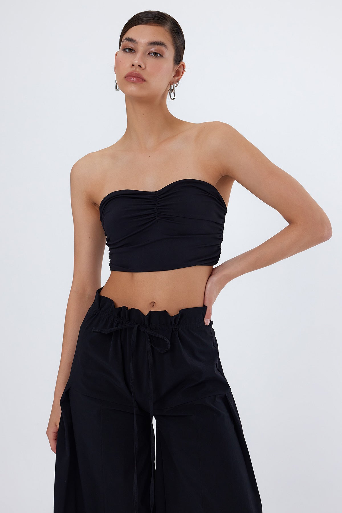 Tana Siyah Straplez Crop Top