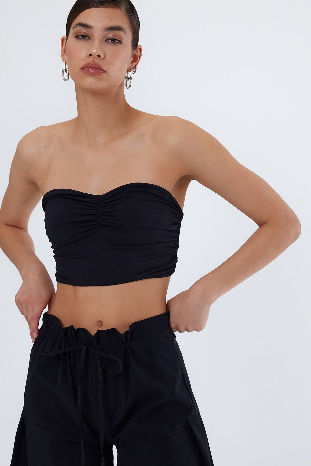 Tana Siyah Straplez Crop Top