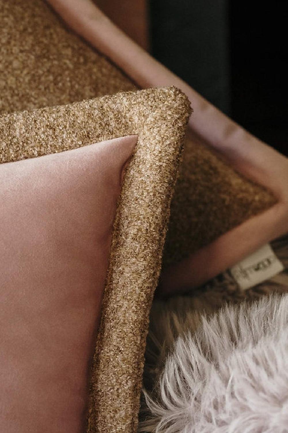 22 Maggio Istanbul-Casetta Somon Kadife Kalın Biye Detaylı Yastık 50x50 cm-Yastık-2-Milagron.com