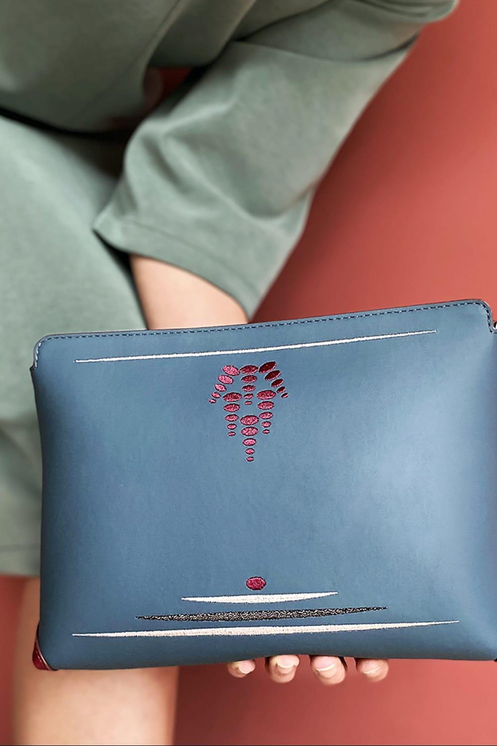 Geomi-Mun Clutch - Petrol-Clutch-2-Milagron.com