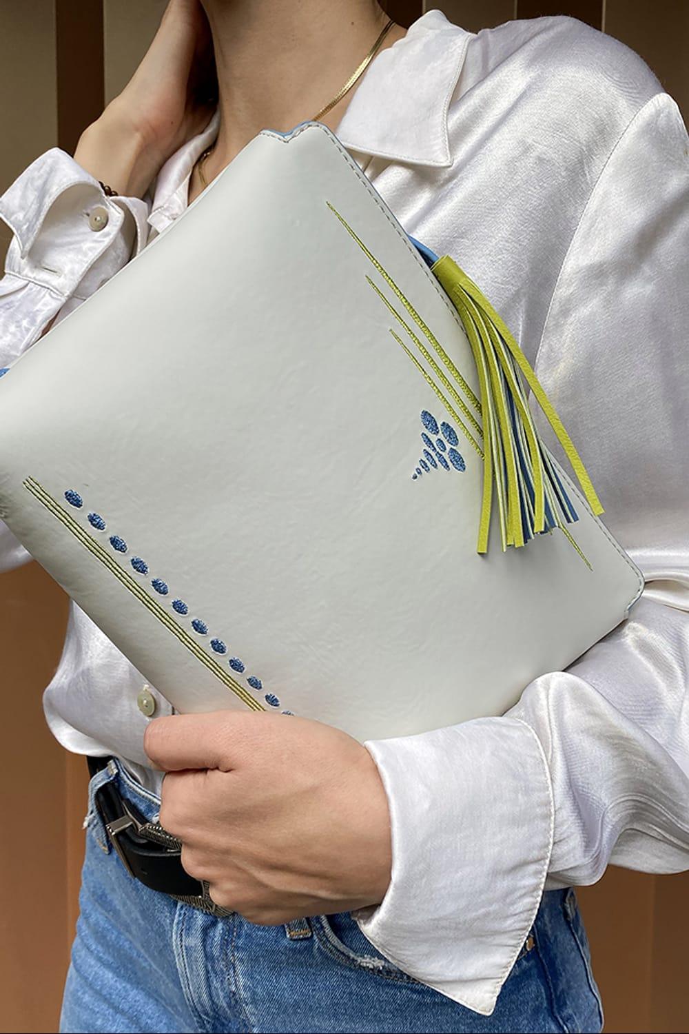 Geomi-Mun Clutch - Vanilya-Clutch-2-Milagron.com