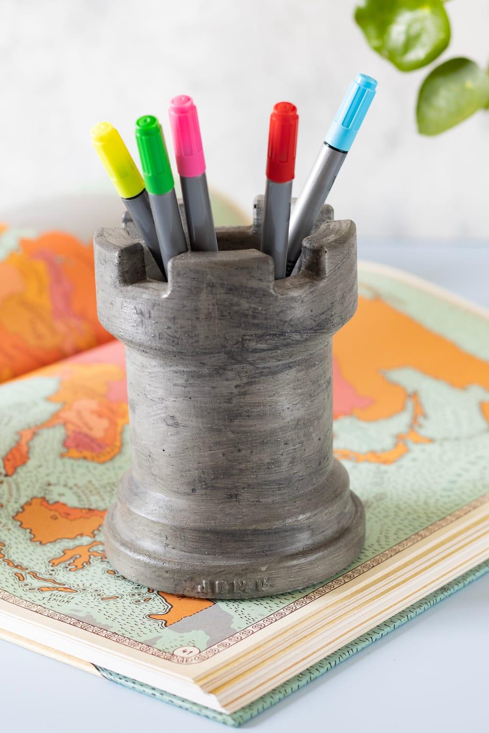 Jomo Tasarım-Beton Kale Kalemlik-Kalemlik-1-Milagron.com