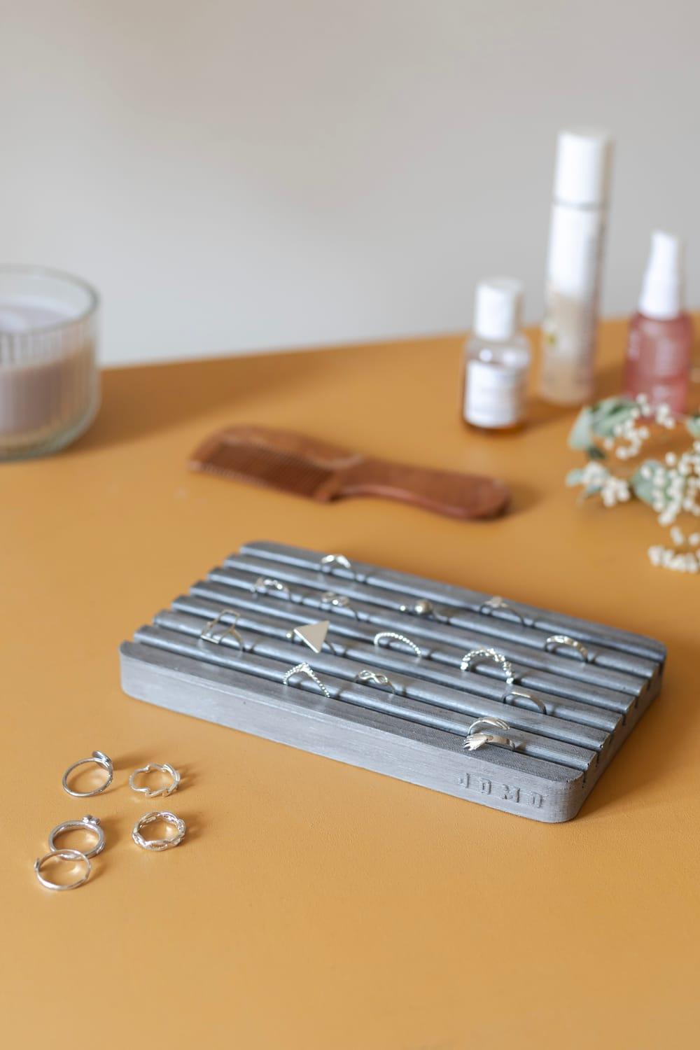 Jomo Tasarım-Beton Yüzük Düzenleyici-Yüzük-1-Milagron.com