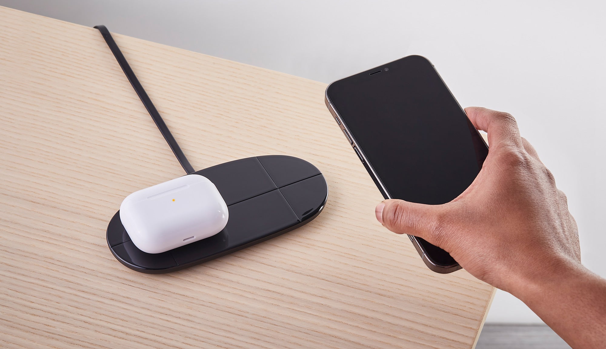 Lexon-Duo Mini şarj Cihazı Siyah-Kablosuz Şarj Aleti-3-Milagron.com