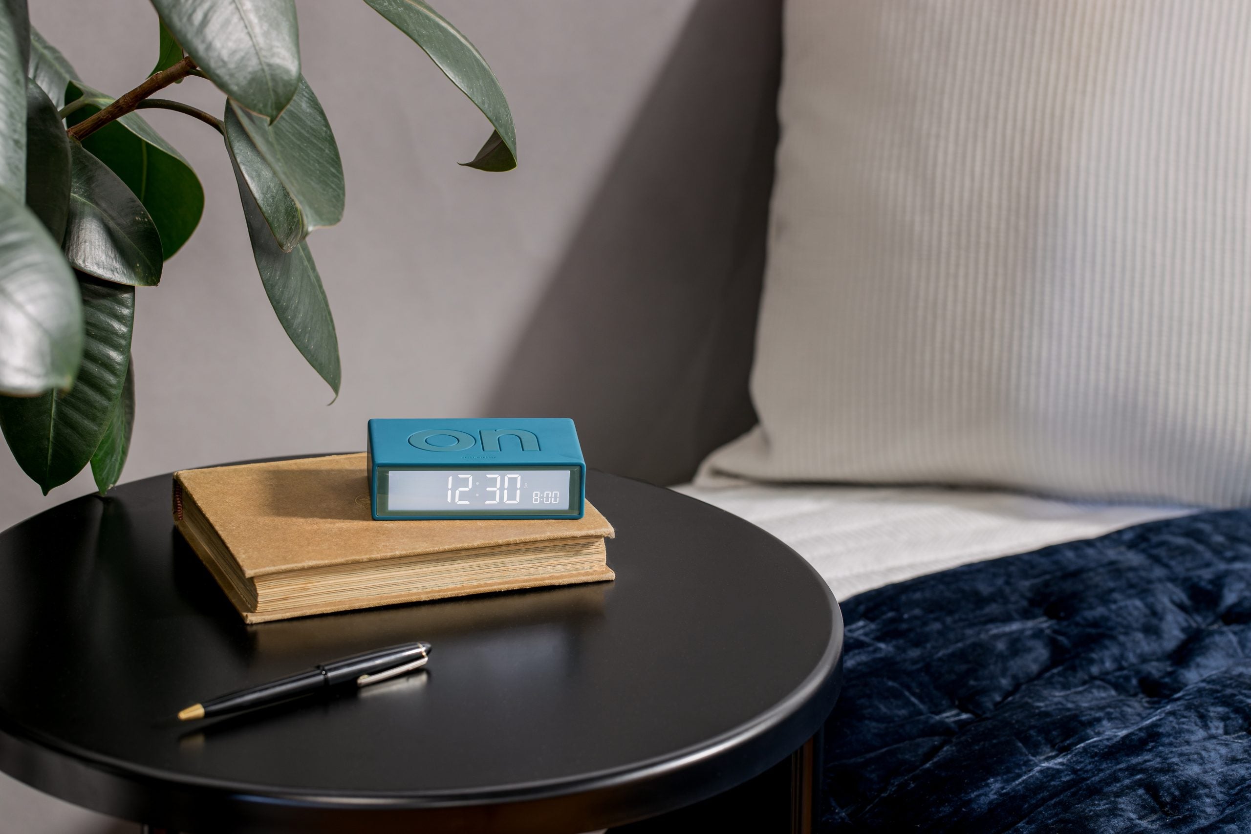 Lexon-Flip Plus Alarm Saat-Alarm Saatler-3-Milagron.com