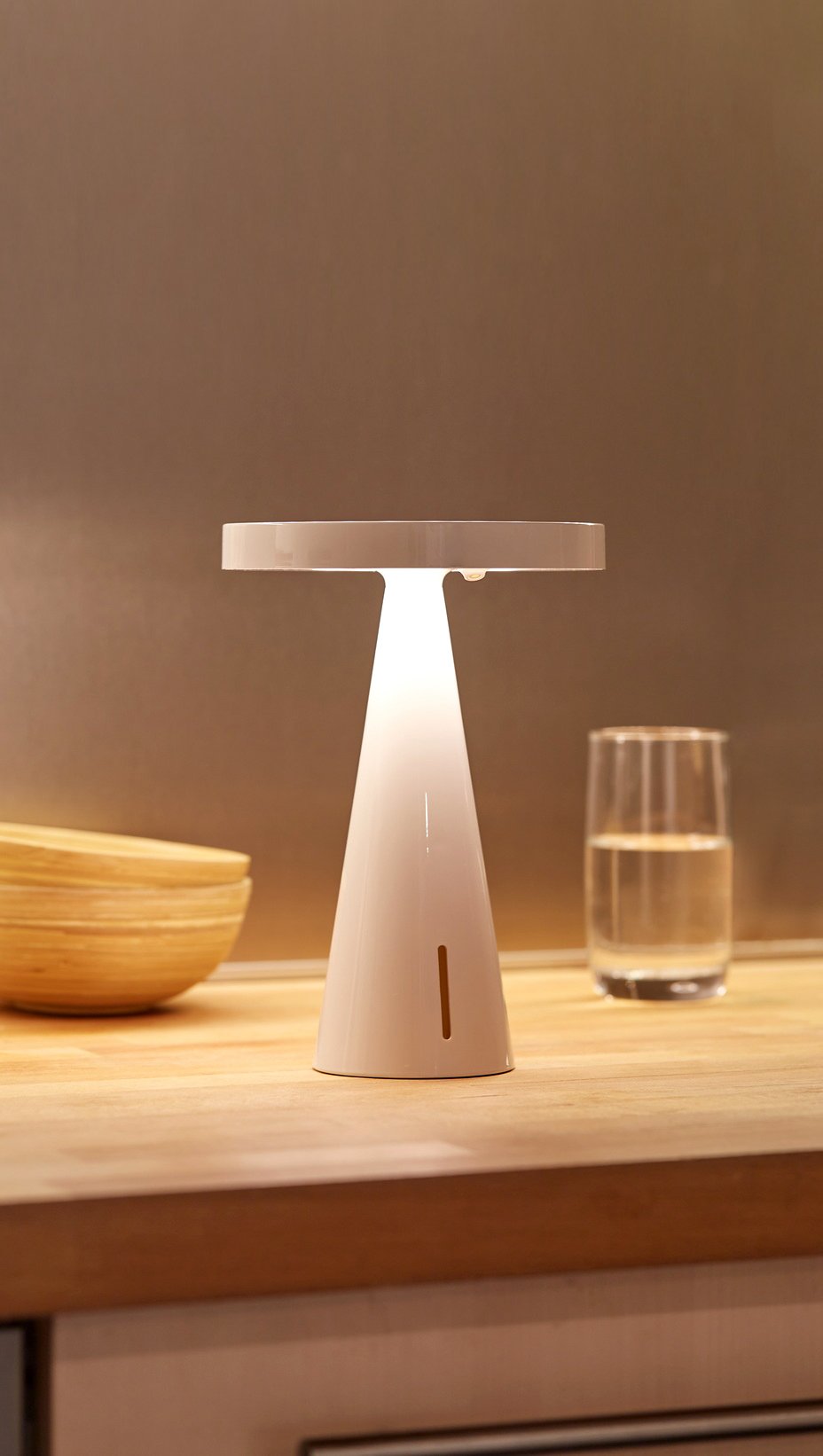 Lexon-Mano Sensörlü Aydınlatmalı Dezenfektan Dispanseri Beyaz-Sabunluk-5-Milagron.com