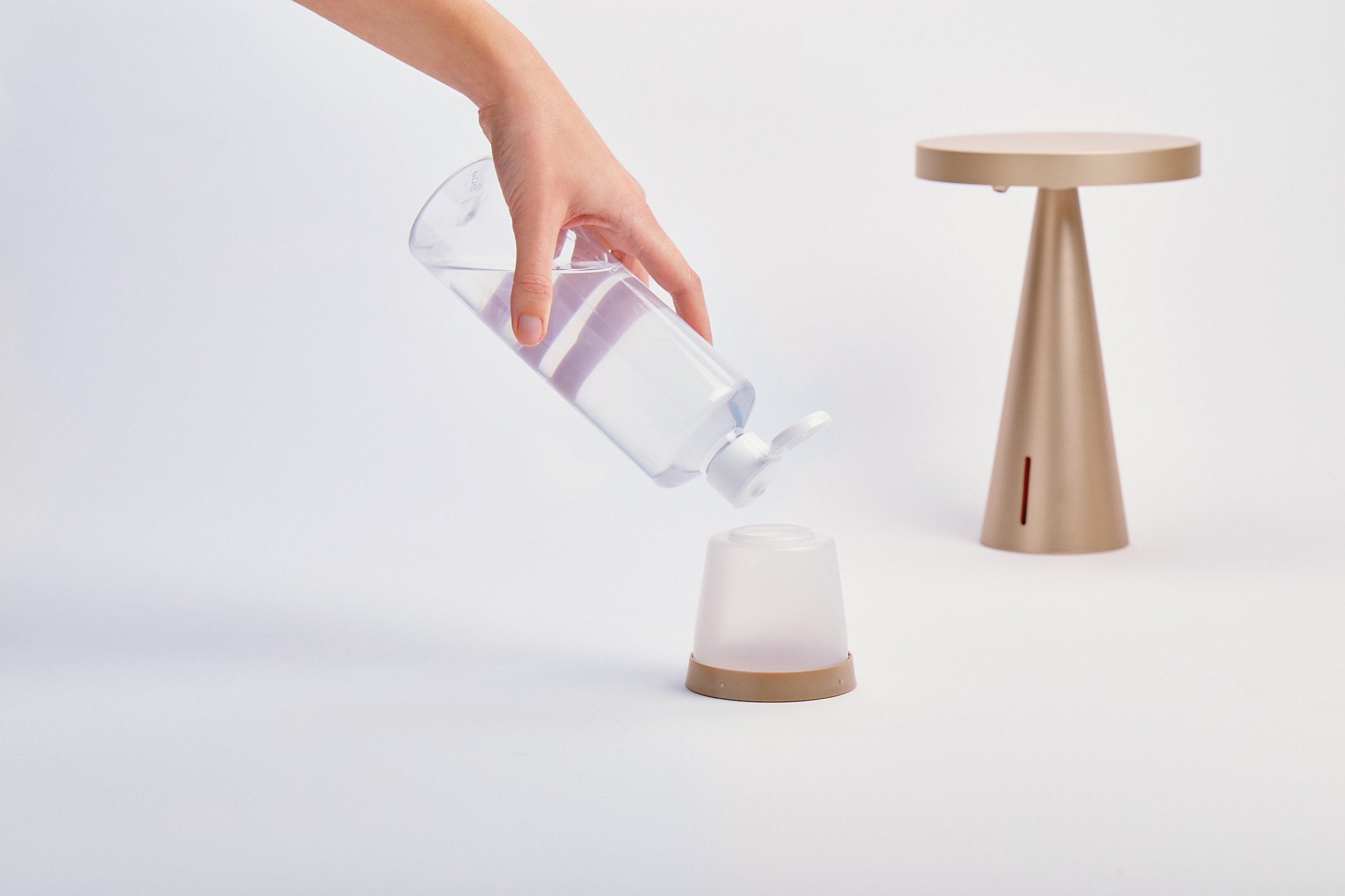 Lexon-Mano Sensörlü Aydınlatmalı Dezenfektan Dispanseri Dore-Sabunluk-4-Milagron.com