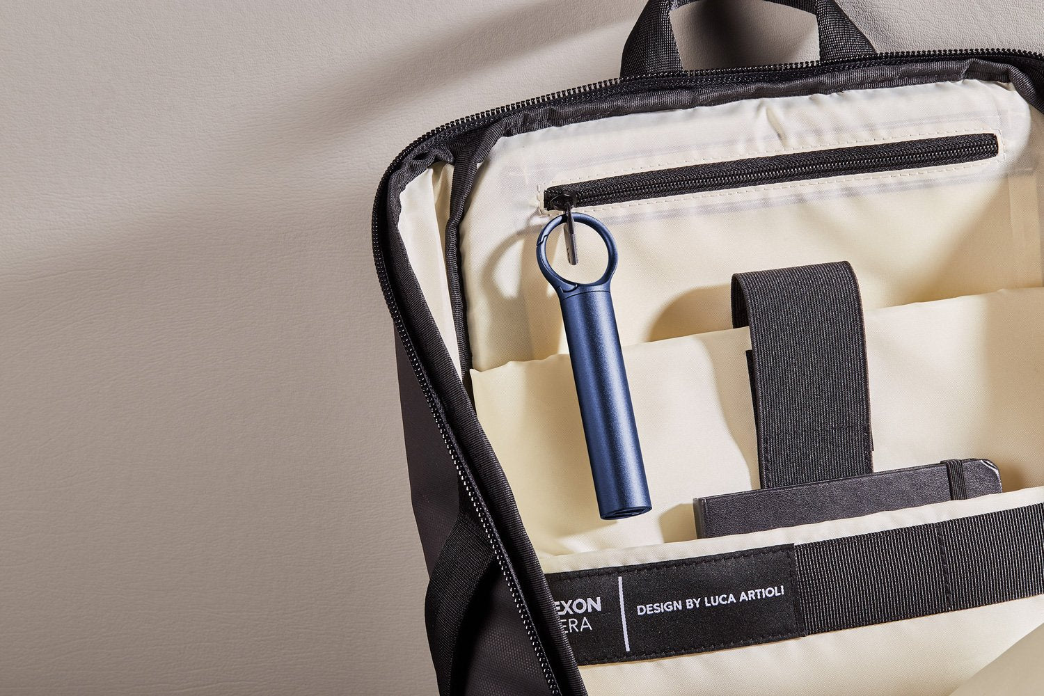 Lexon-Nomaday Powerbank Lacivert-Powerbank-5-Milagron.com