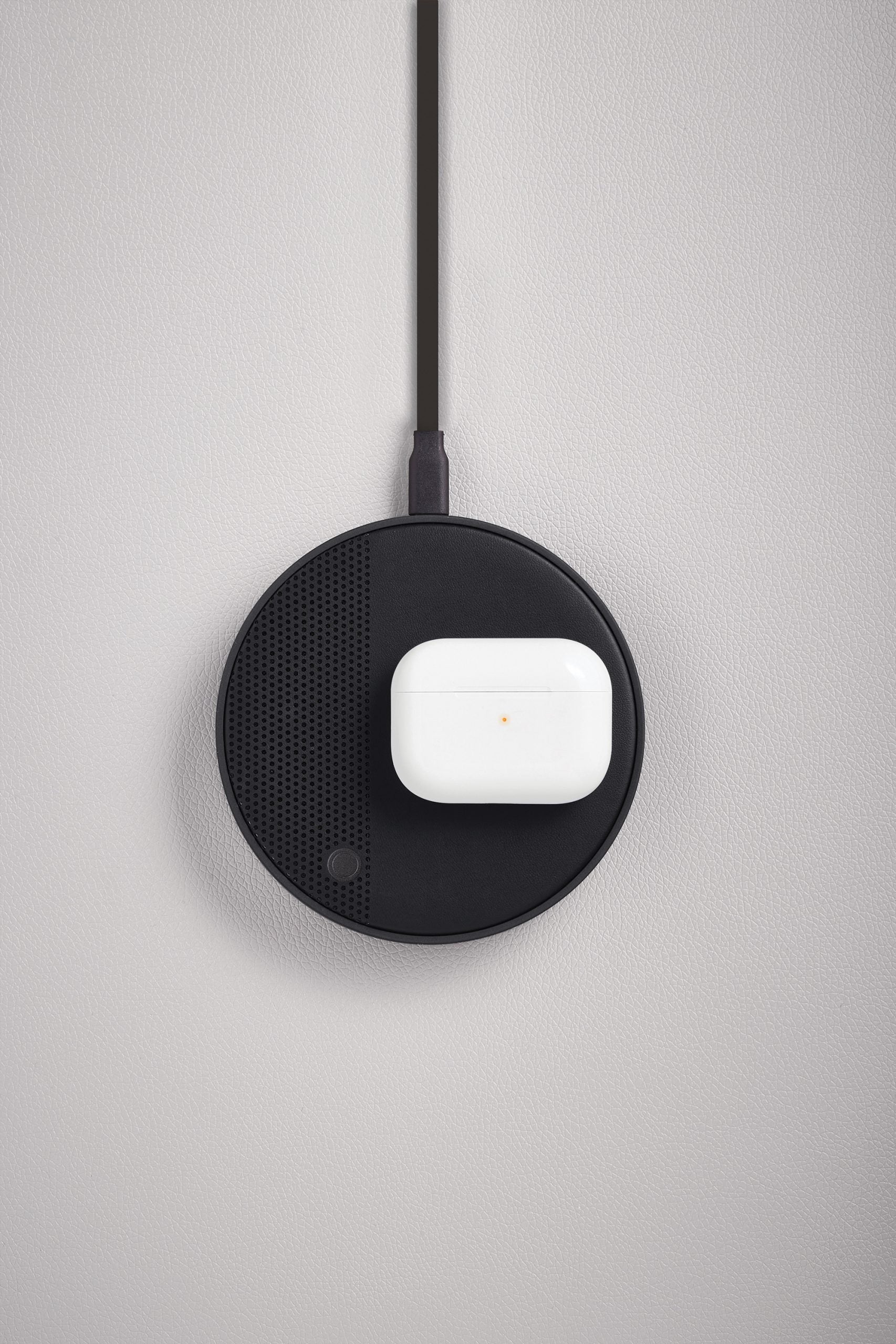 Lexon-Oslo Energy + Kablosuz şarj Cihazı Ve Bluetooth Hoparlör Siyah-Taşınabilir Hoparlör-7-Milagron.com