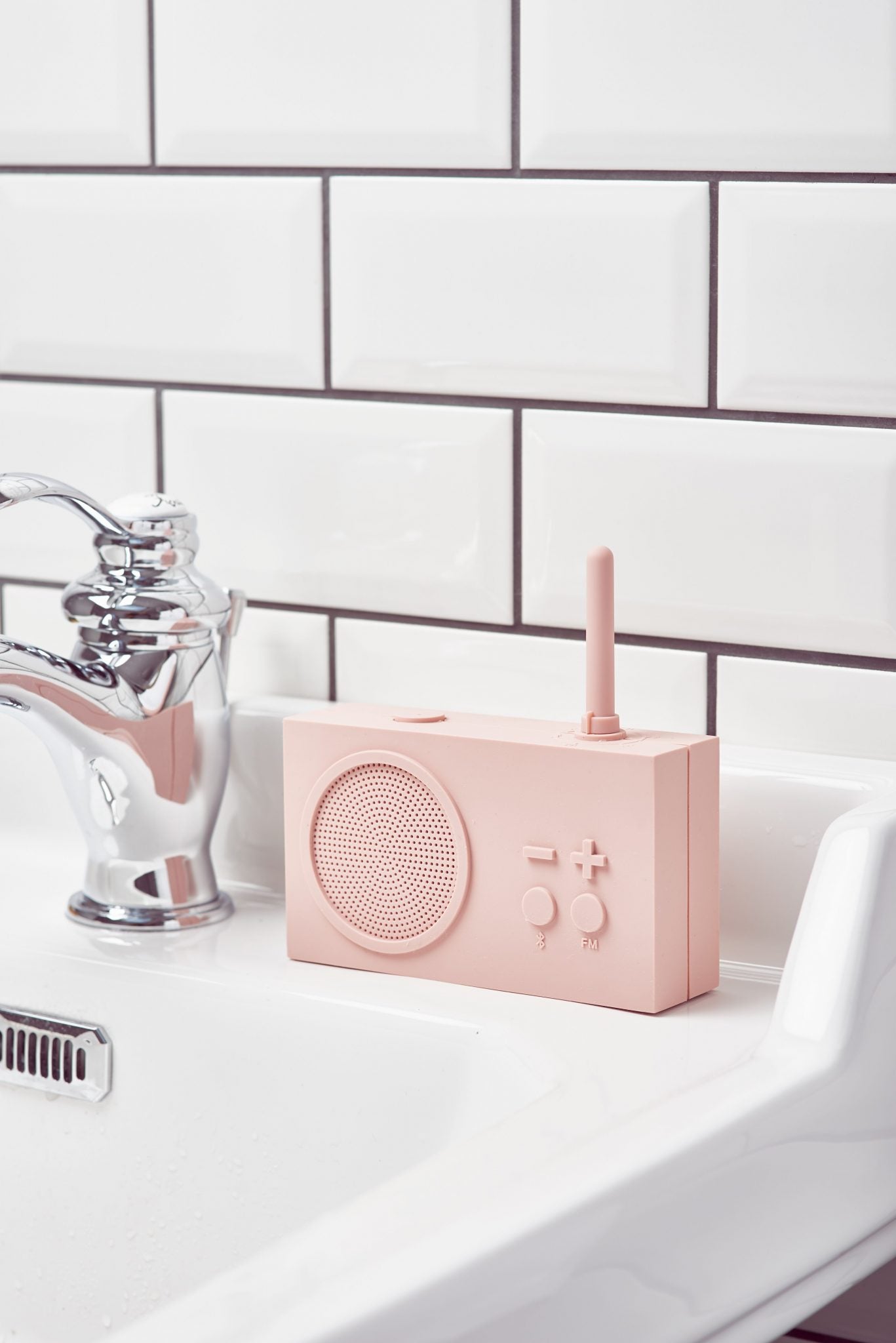 Lexon-Tykho 3 Radyo Ve Bluetooth Hoparlör-Taşınabilir Hoparlör-2-Milagron.com