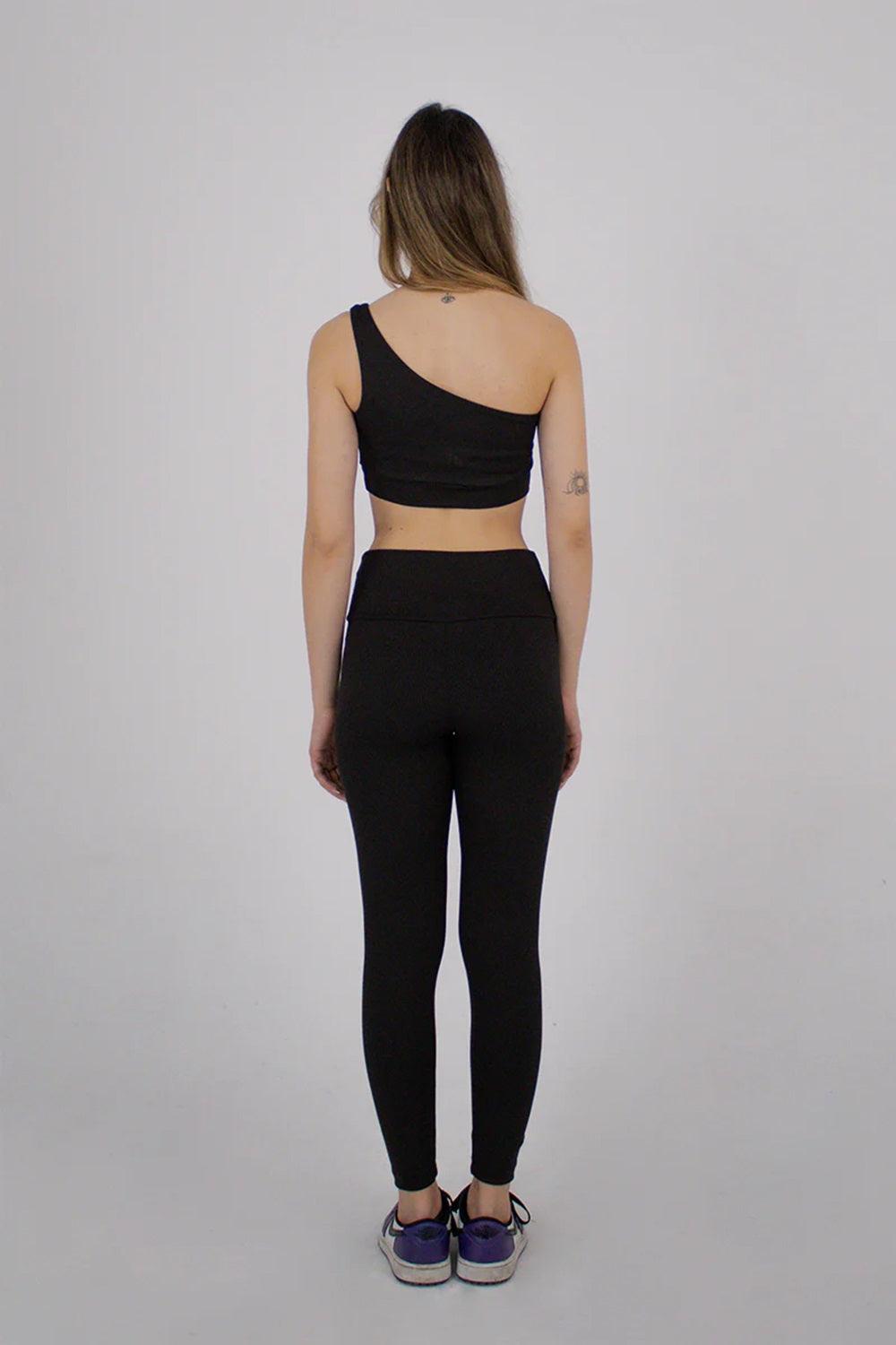 Liquide-SORUNLU - Stria Tayt Siyah-Tayt-2-Milagron.com