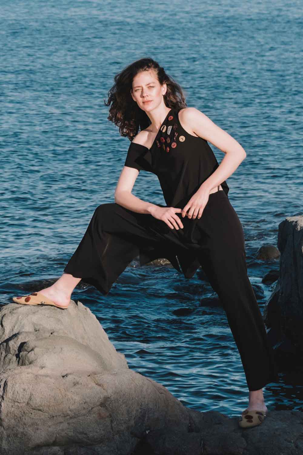 Mirimalist-Sand One Shoulder Top-Bluz-3-Milagron.com