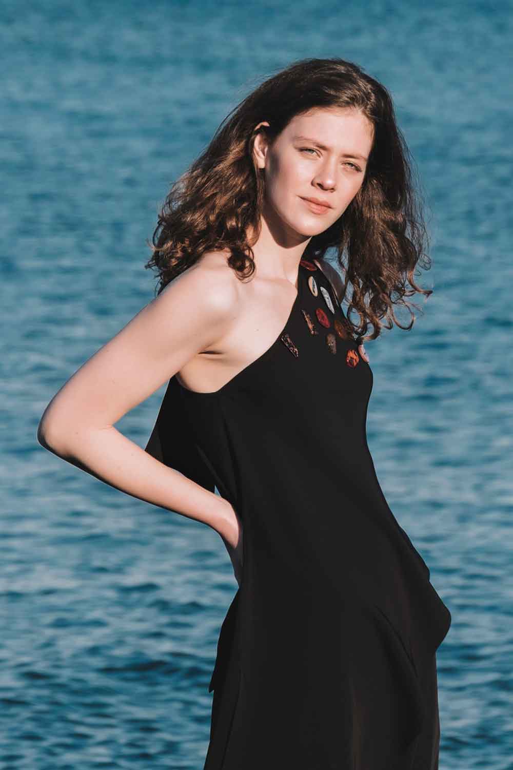 Mirimalist-Sand One Shoulder Top-Bluz-4-Milagron.com