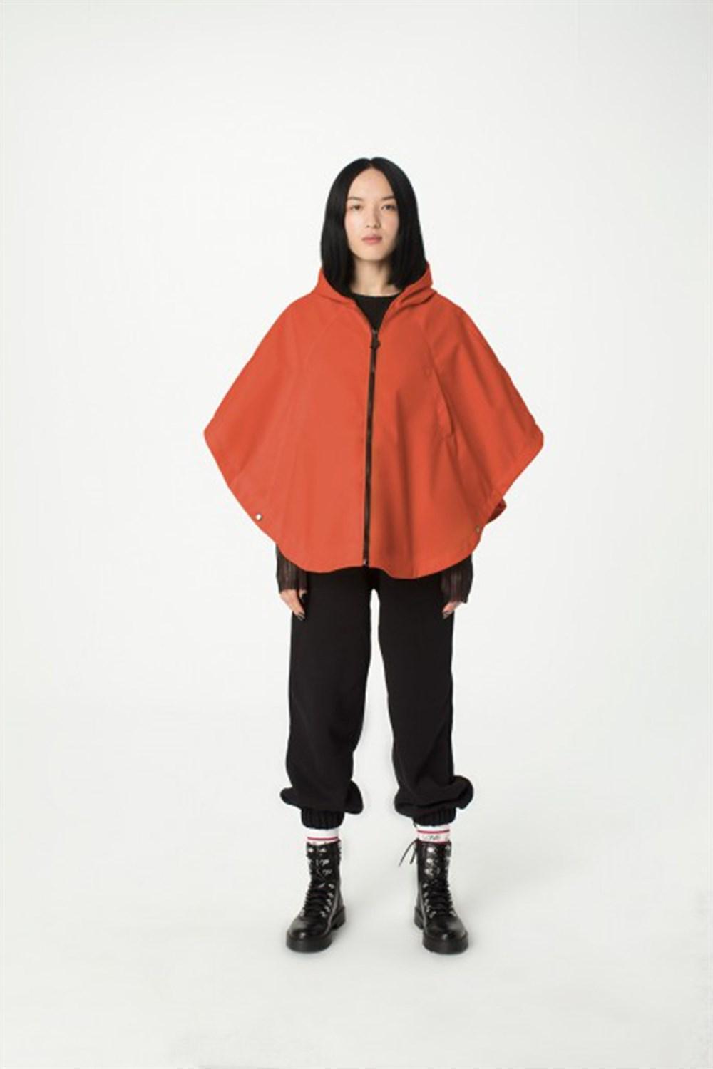 Morikukko-Capehood Gummy Red-Mont-3-Milagron.com