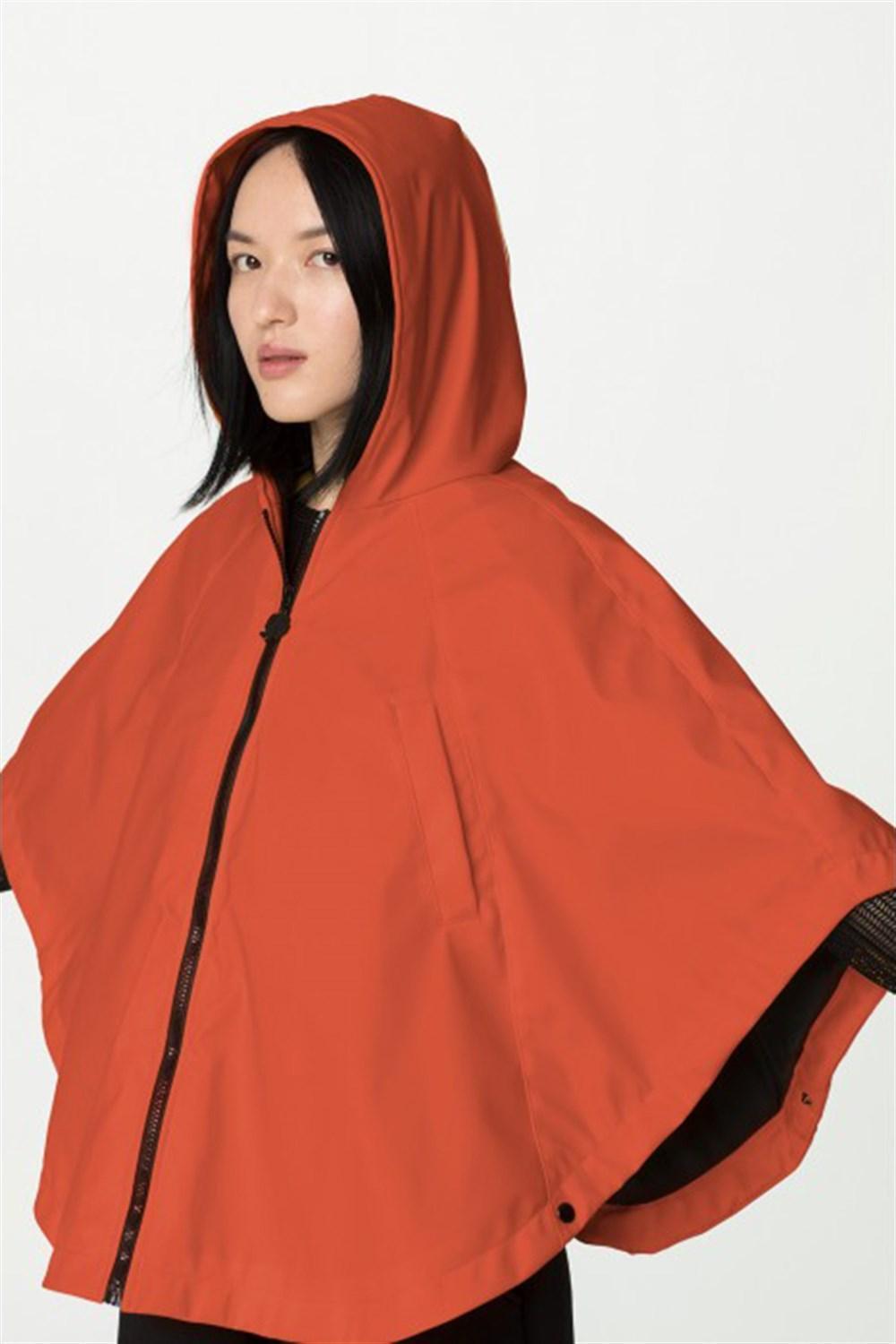 Morikukko-Capehood Gummy Red-Mont-4-Milagron.com