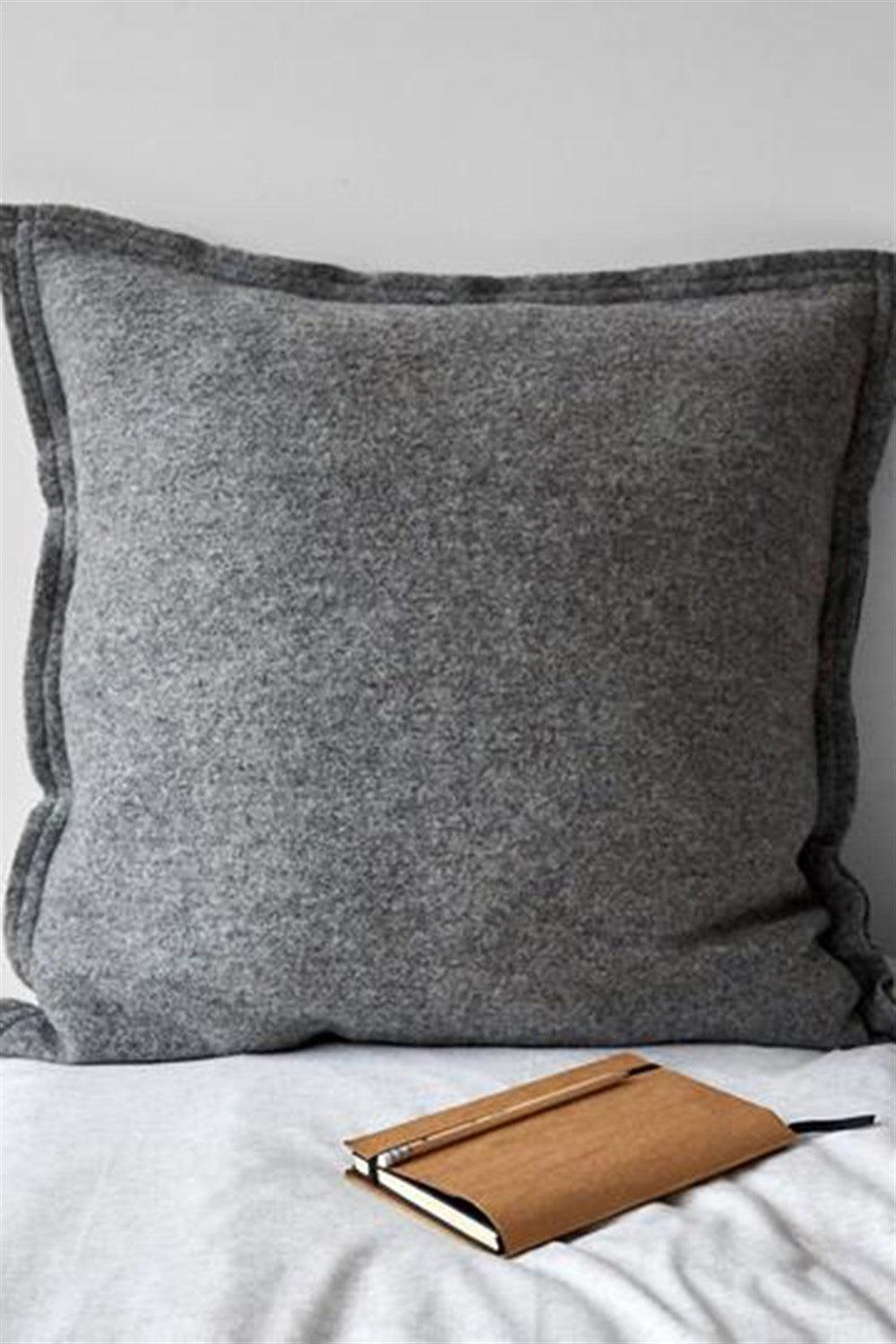 Moyha-Great Gri Yastık (60x60)-Kırlent-1-Milagron.com