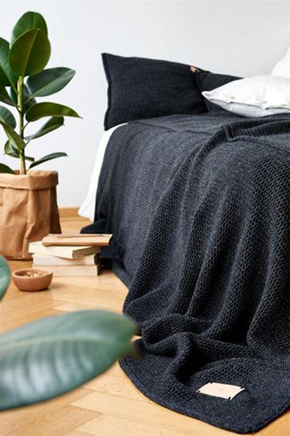 Moyha-Wooly Antrasit Yatak Örtüsü (250 x 220)-Yatak Örtüsü-3-Milagron.com