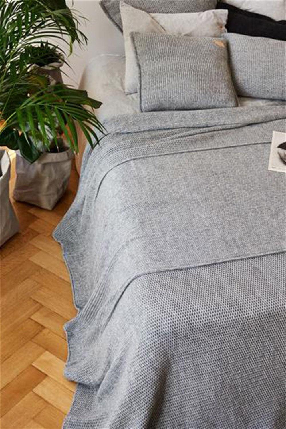 Moyha-Wooly Gri Yatak Örtüsü (250 x 220)-Yatak Örtüsü-2-Milagron.com