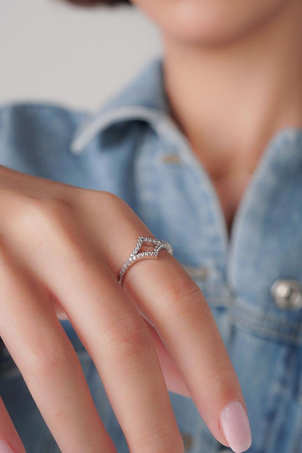 Nayra Jewelry-Diamond Shaped Yüzük Beyaz-Yüzük-2-Milagron.com