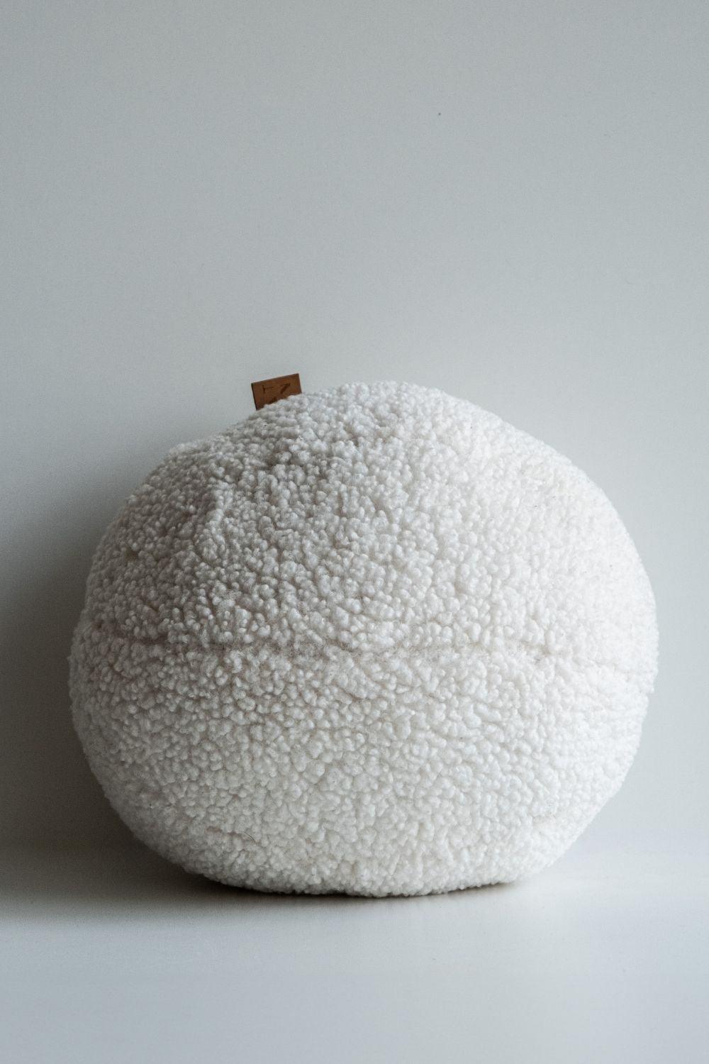 Nehir Ozbey Interiors-Teddy Top Yastık-Yastık-1-Milagron.com