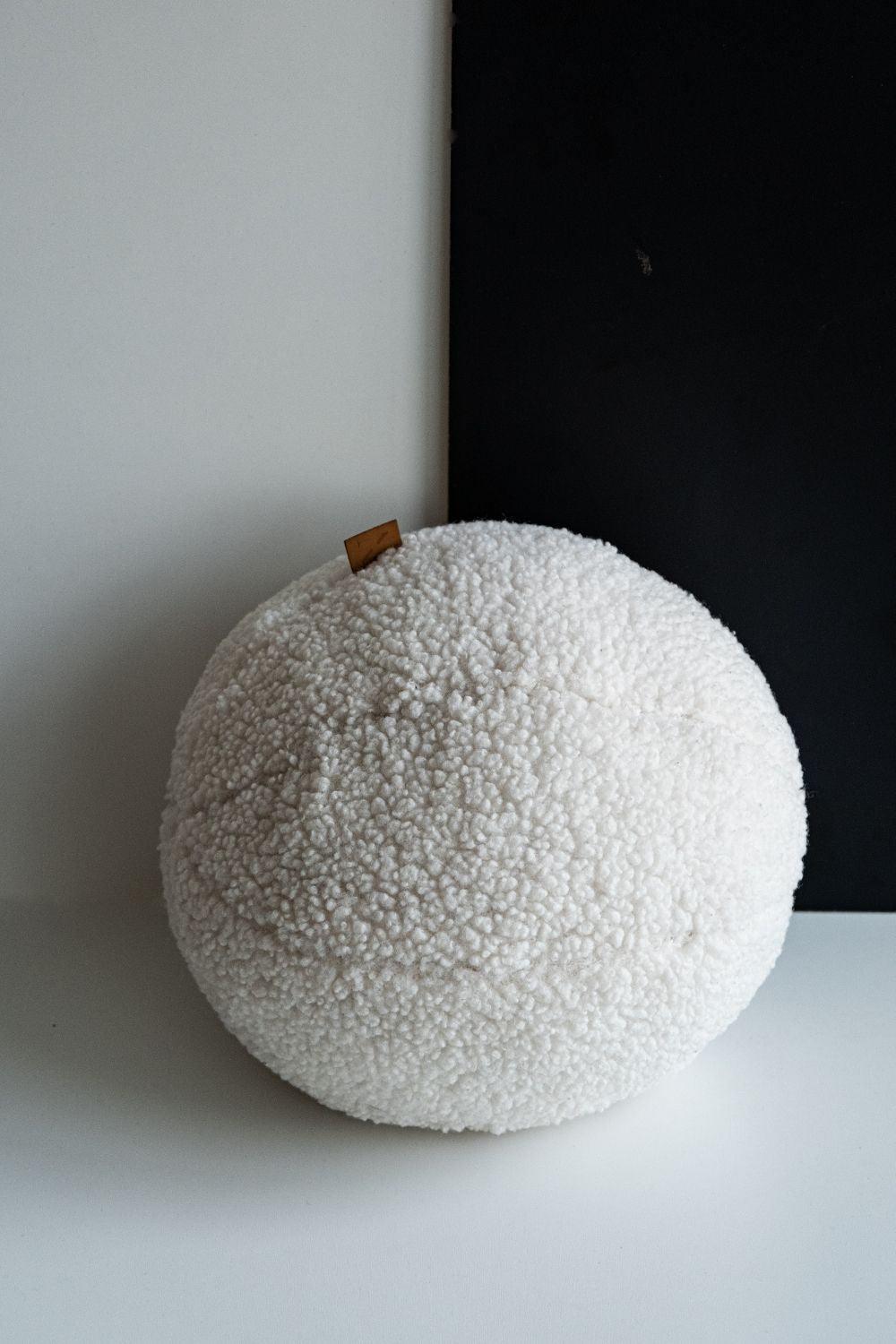 Nehir Ozbey Interiors-Teddy Top Yastık-Yastık-3-Milagron.com