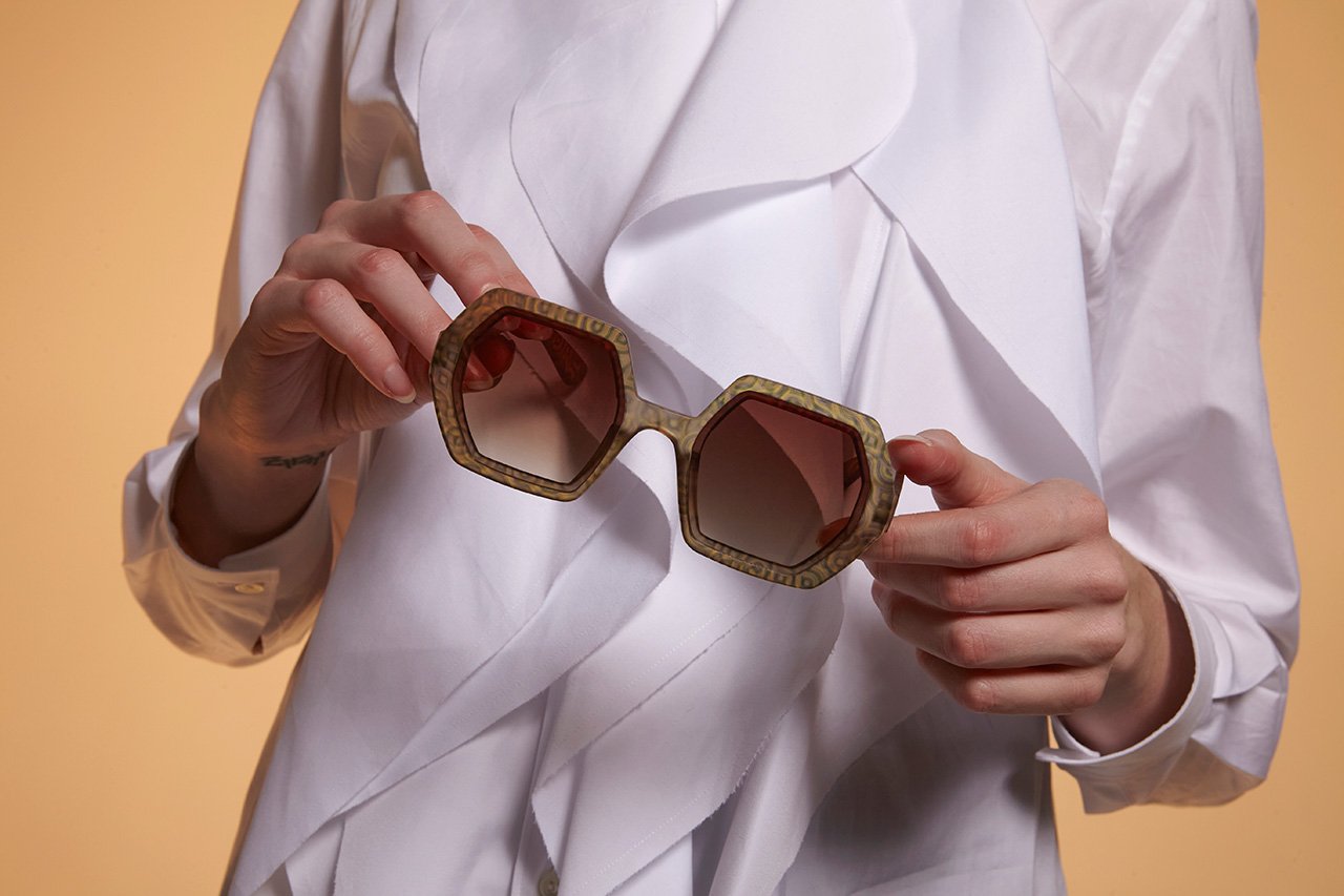 Okkia-Okkia Emma Big Hexagonal Güneş Gözlüğü Gold-Güneş Gözlüğü-8-Milagron.com