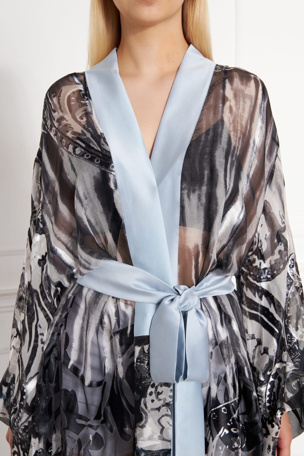 Silk Parade-Saf İpek Yakma Şifon Sİyah Beyaz Desenli Kimono-Kimono-2-Milagron.com