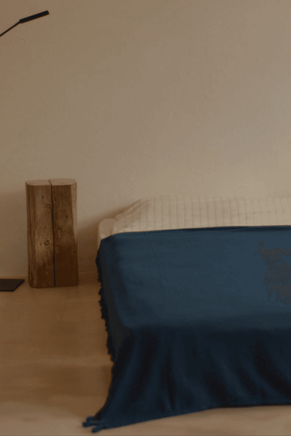 Slouv-Krollet Lacivert Yatak Örtüsü-Yatak Örtüsü-1-Milagron.com