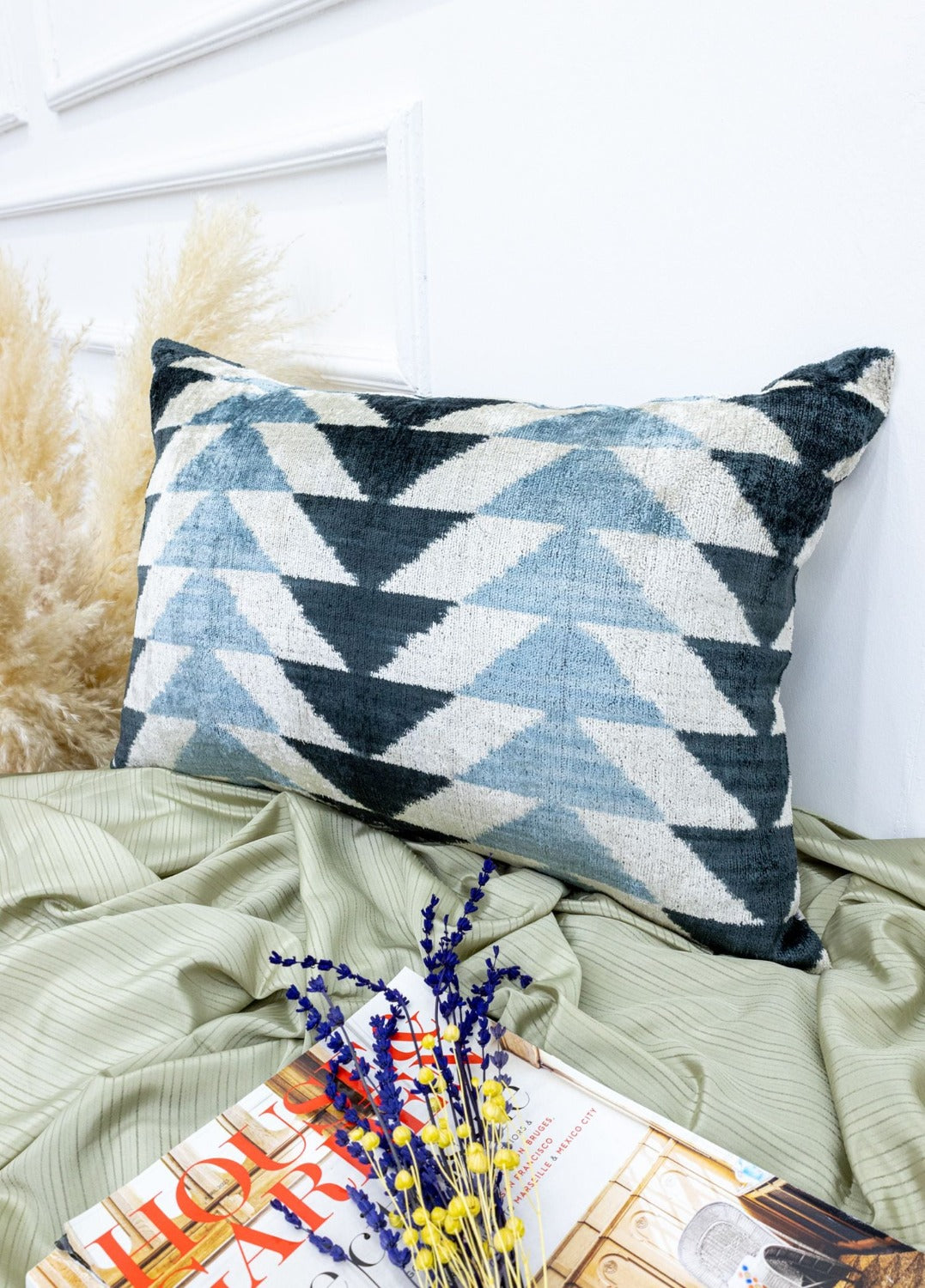 Soho Antiq-Airat Geometrik Desenli İkat Kadife Yastık 60x40 Cm-Yastık-2-Milagron.com