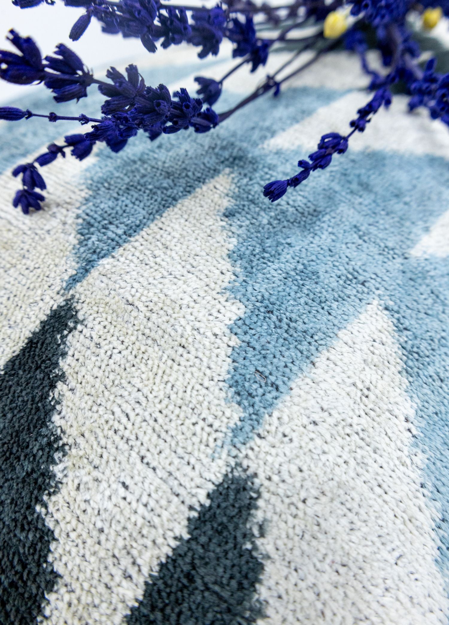 Soho Antiq-Airat Geometrik Desenli İkat Kadife Yastık 60x40 Cm-Yastık-3-Milagron.com