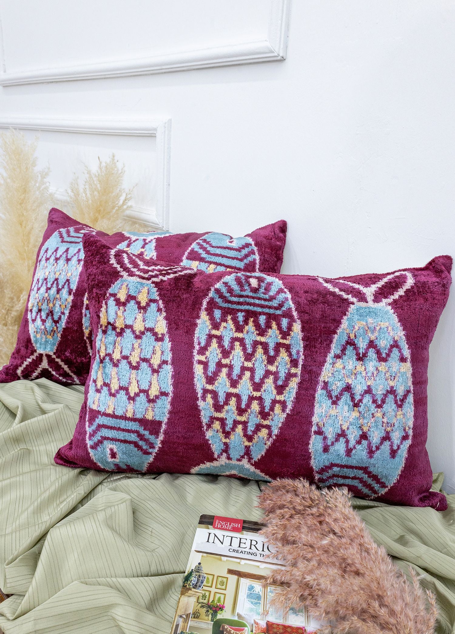 Soho Antiq-Alaz Balık Desenli Kadife İkat Kırlent 40x60 Cm-Yastık-2-Milagron.com