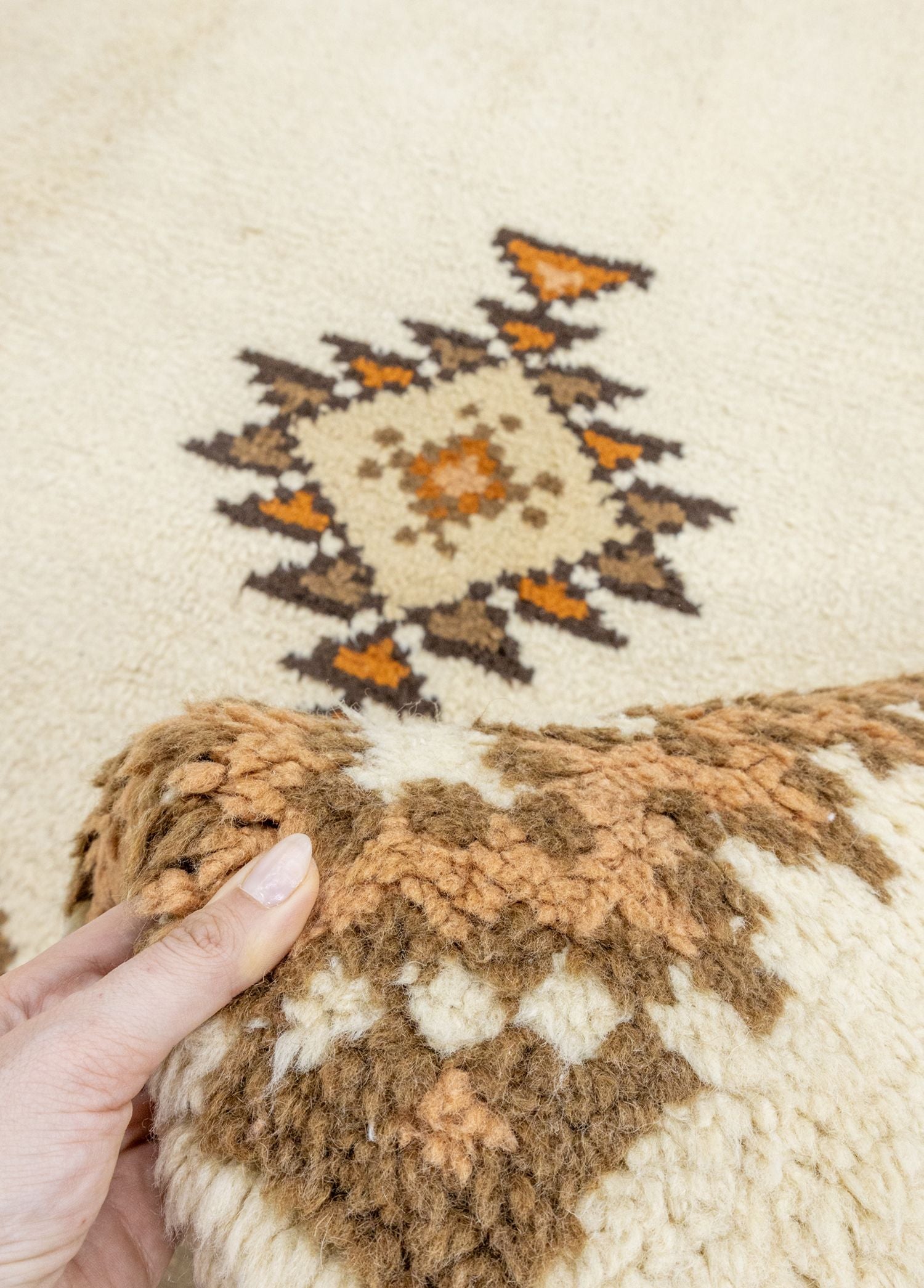 Soho Antiq-Anya İlkel Tasarımlı El Dokuma Halı 246x336 Cm-Halı-4-Milagron.com