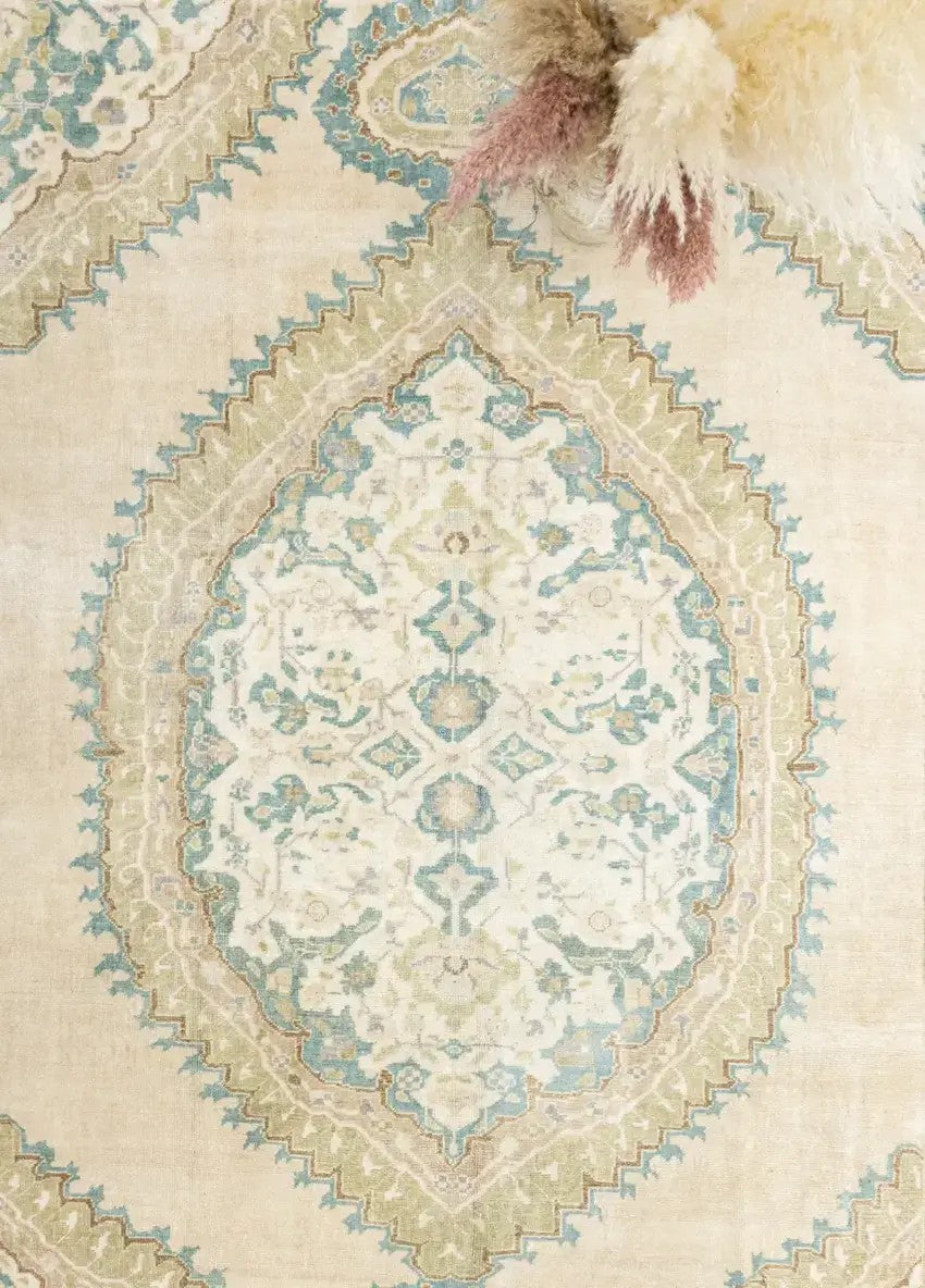 Soho Antiq-Balkı Madalyon Desenli El Dokuma Yün Halı 219x359 Cm-Halı-3-Milagron.com