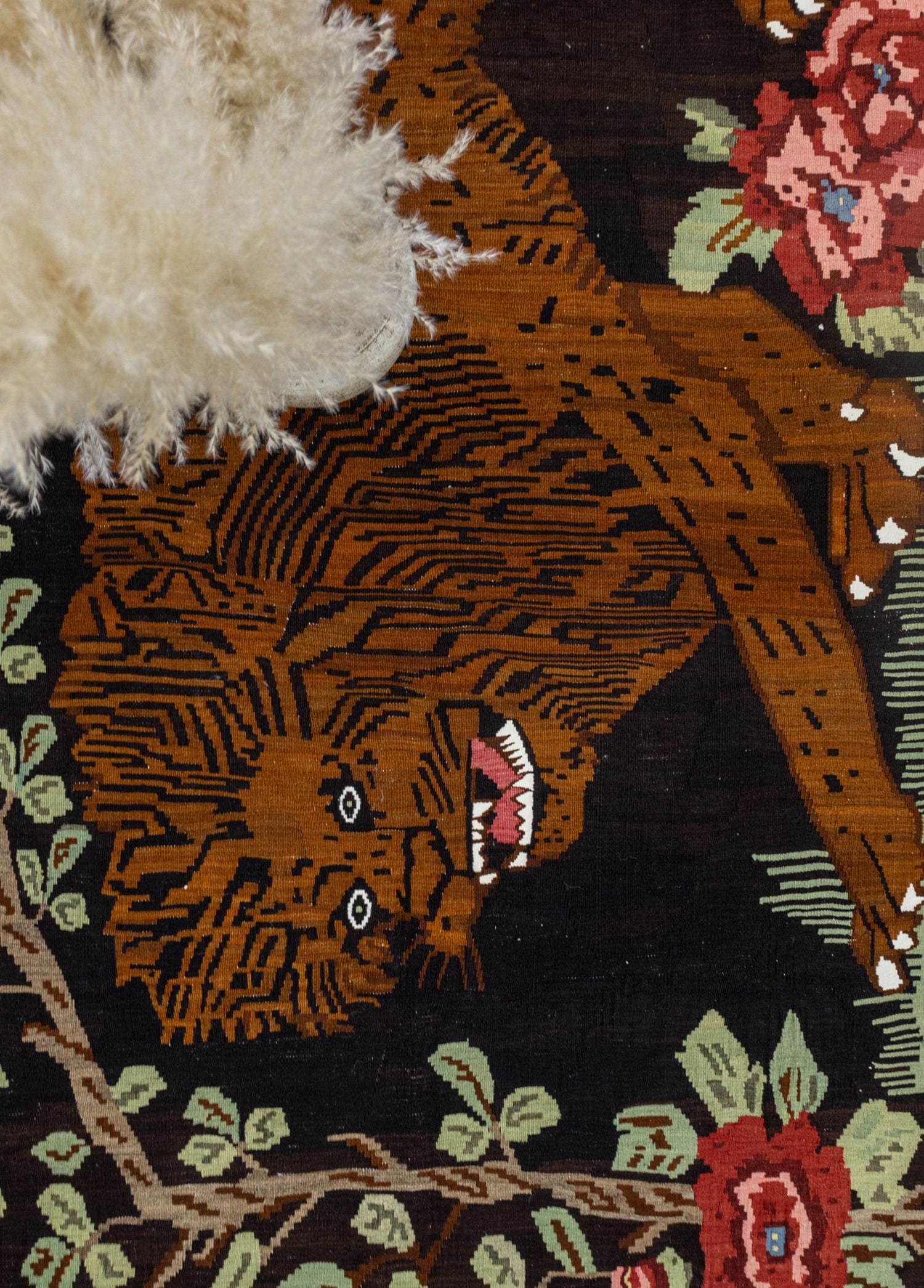 Soho Antiq-Elnara Aslan Figürlü El Dokuma Karabağ Kilimi 170x270 Cm-Halı-3-Milagron.com