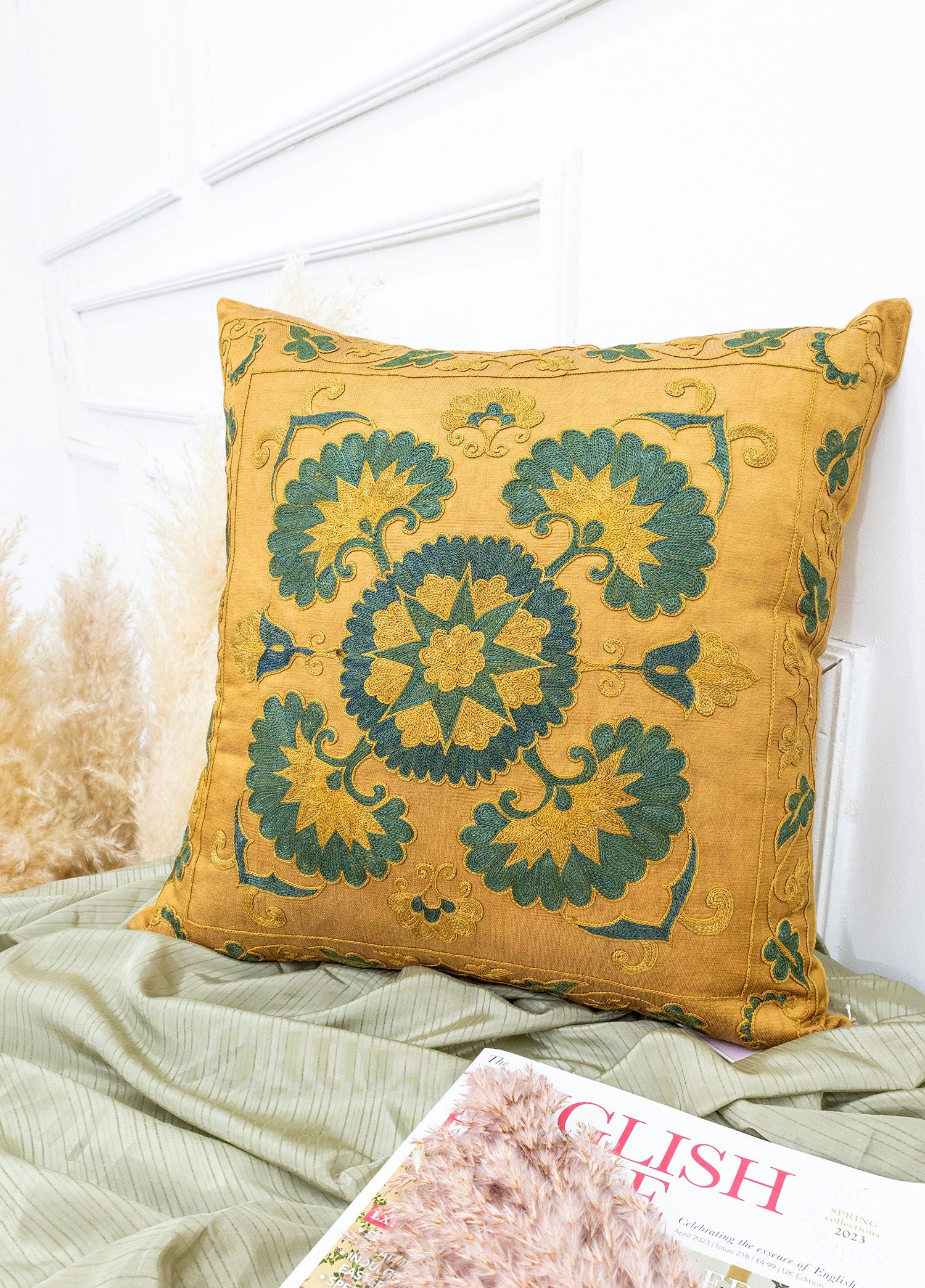 Soho Antiq-Firas çiçek İşlemeli Suzani Yastık 50x50 Cm-Yastık-2-Milagron.com