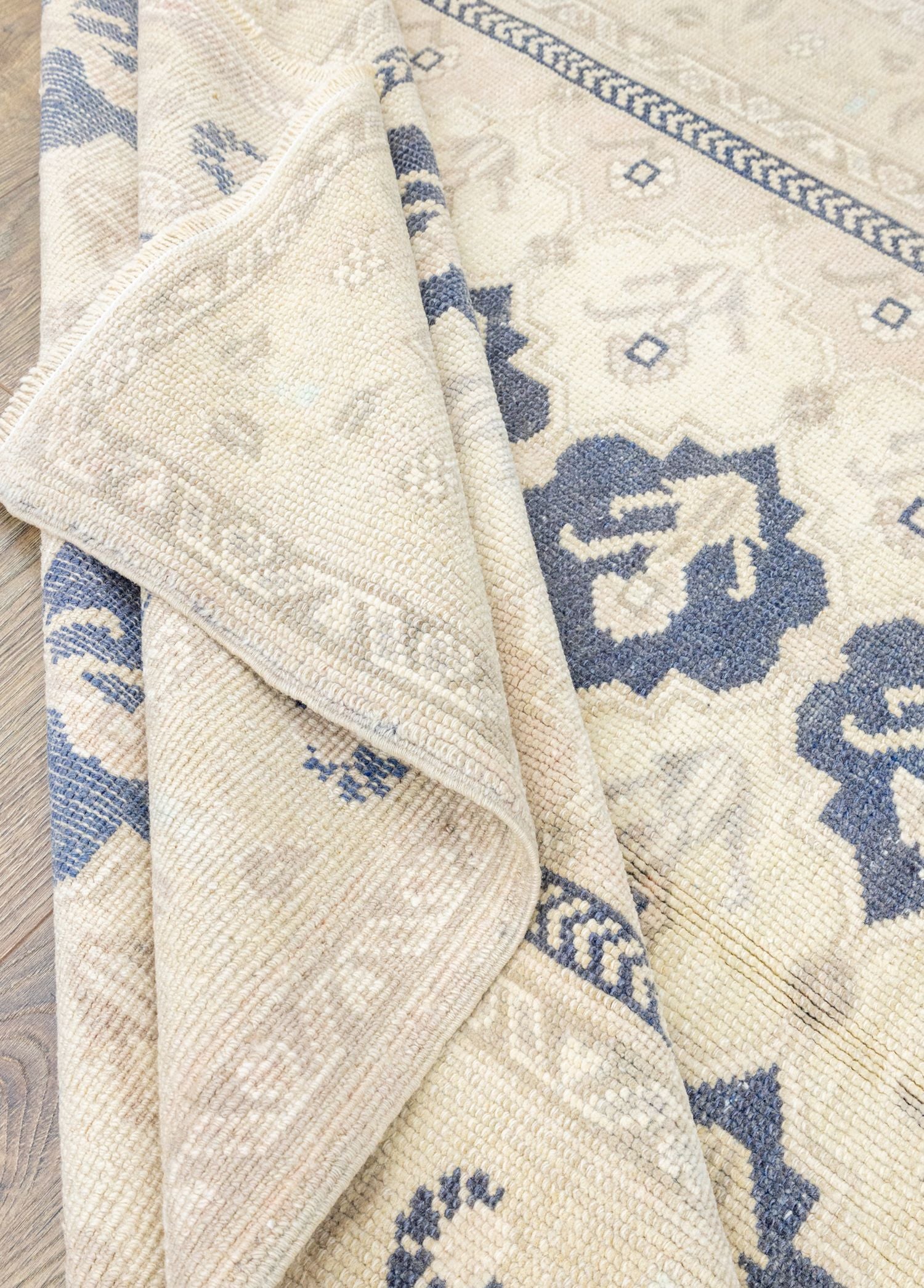 Soho Antiq-Gulivand İlkel Figürlü El Dokuma Yün Halı 147x208 Cm-Halı-6-Milagron.com