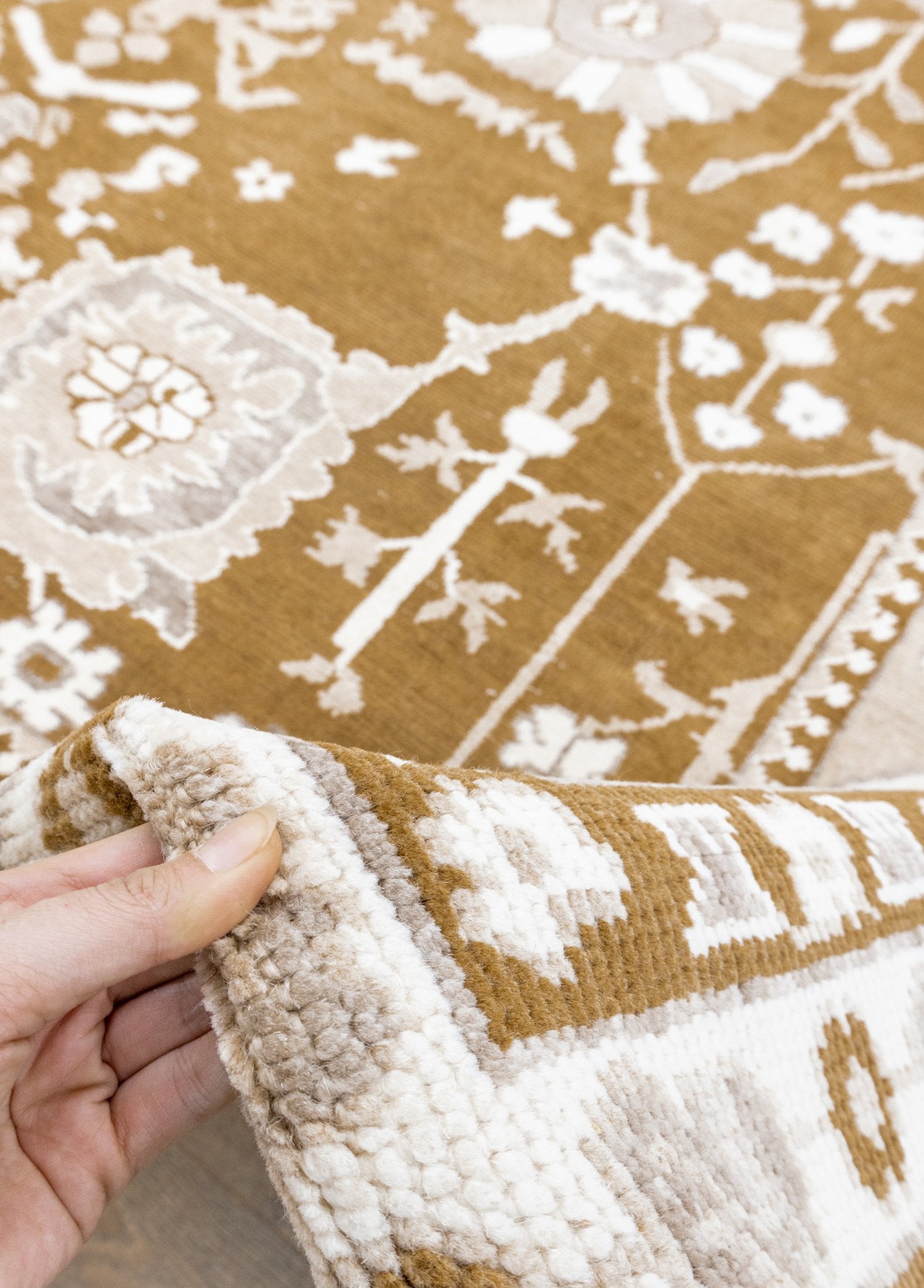 Soho Antiq-Hattuşa El Dokuma Yöresel Uşak Desenli Yün Halı 333x398 Cm-Halı-4-Milagron.com