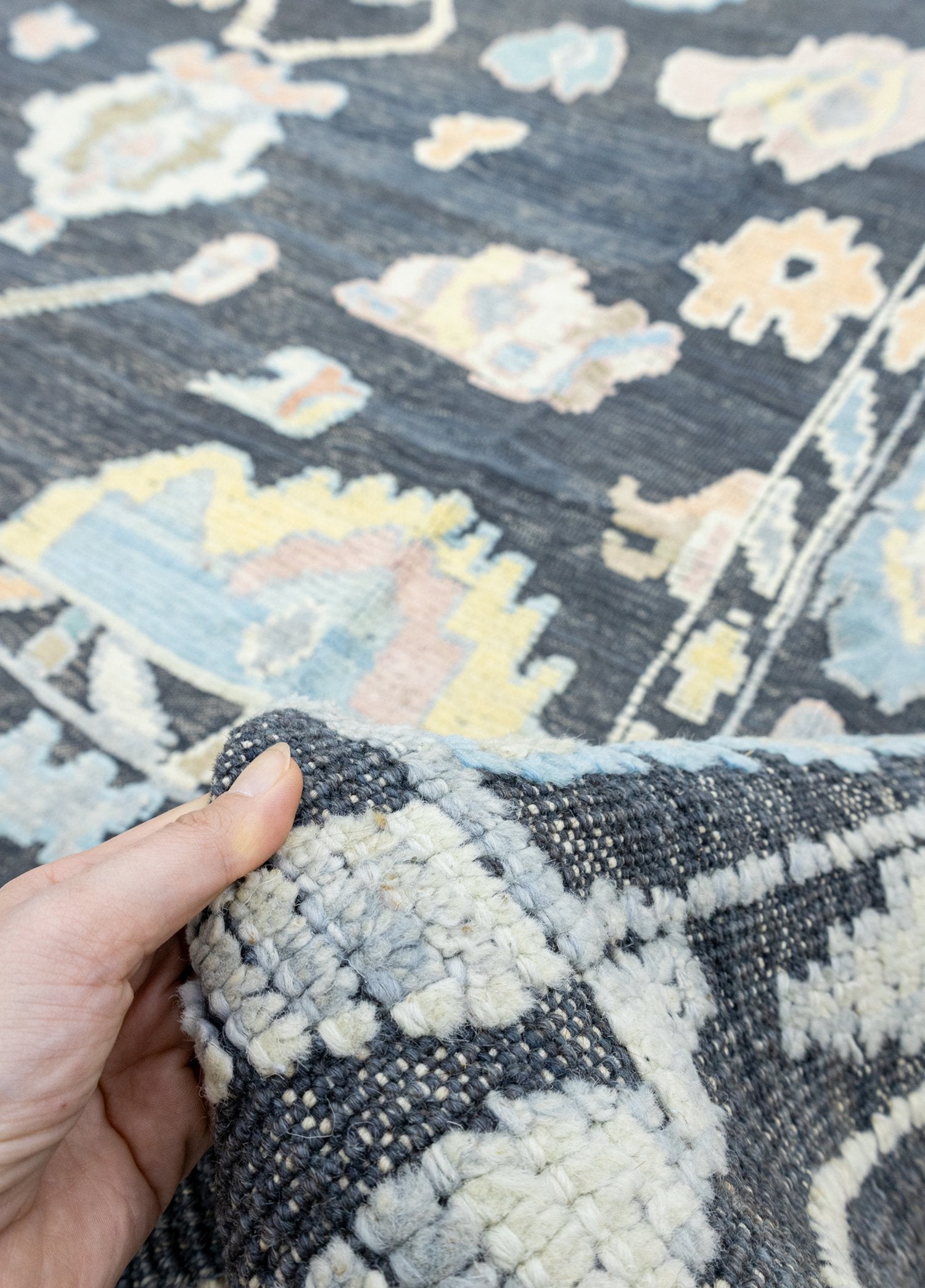 Soho Antiq-Jean Uşak Desenli El Dokuma Büyük Yün Halı 376x456 Cm-Halı-4-Milagron.com