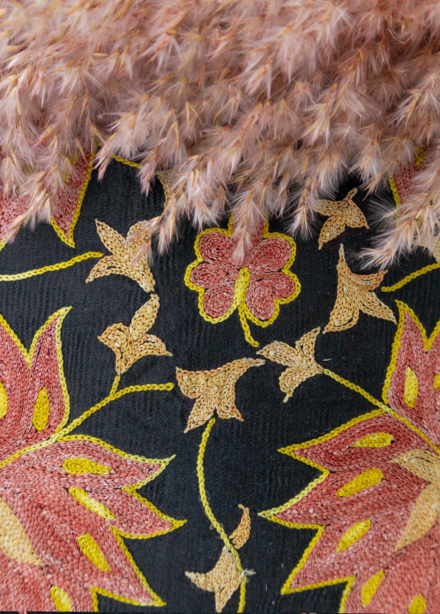 Soho Antiq-Kadio İpek İşlemeli Siyah Kırlent 50x50 Cm-Yastık-3-Milagron.com