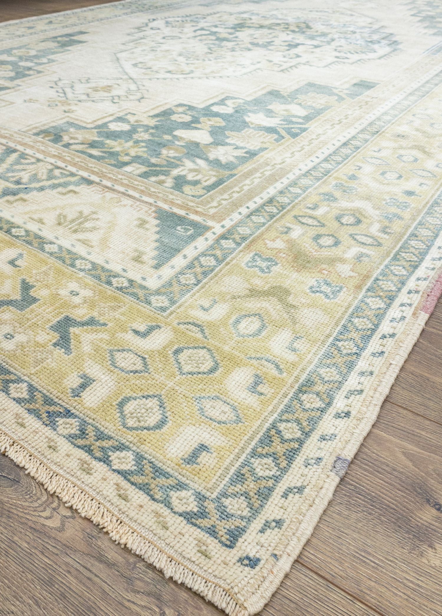 Soho Antiq-Larende Geometrik Madalyon Desenli El Dokuma Halı 190x337 Cm-Halı-3-Milagron.com