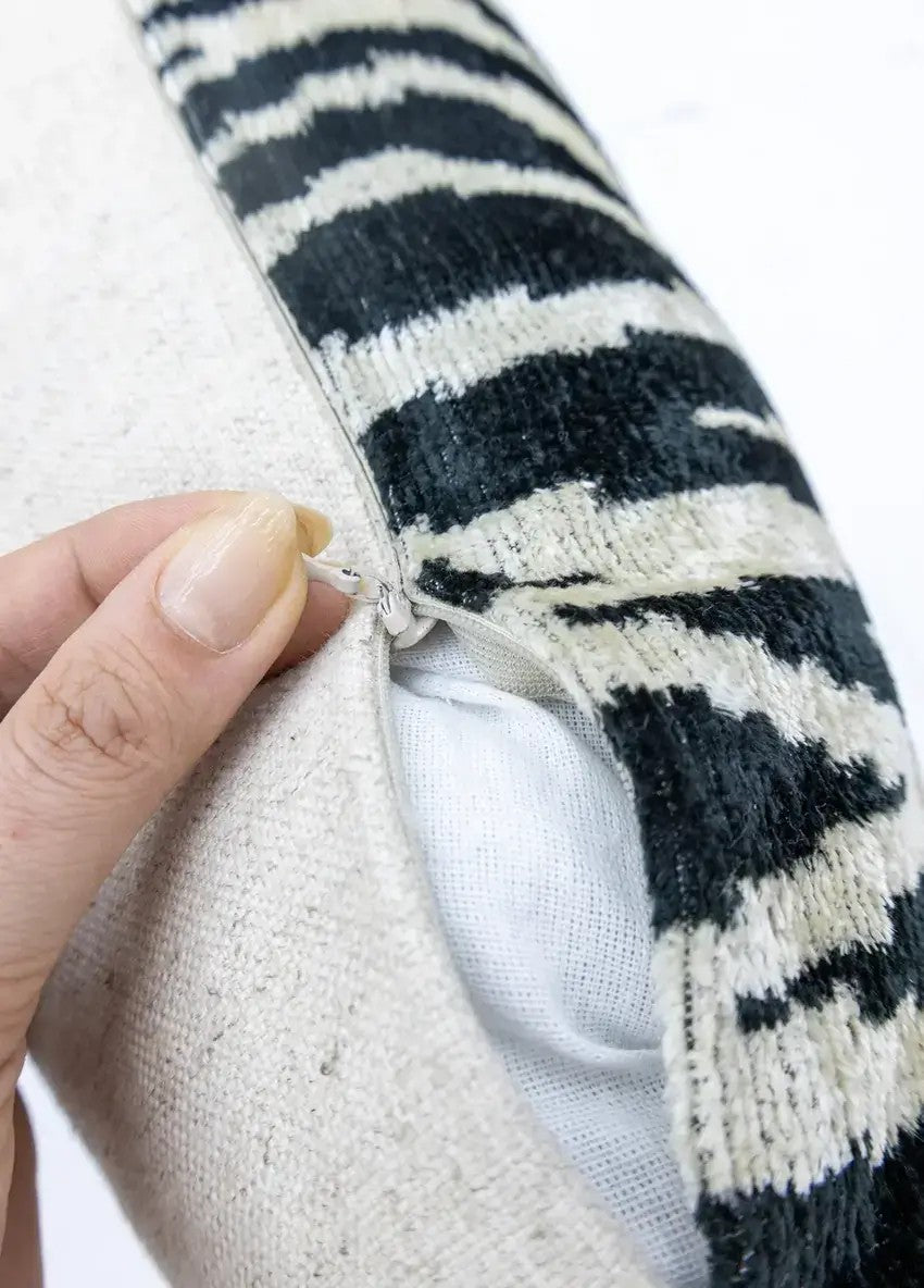 Soho Antiq-Miri Zebra Desenli El Yapımı İkat Kırlent 50x50 Cm-Yastık-4-Milagron.com