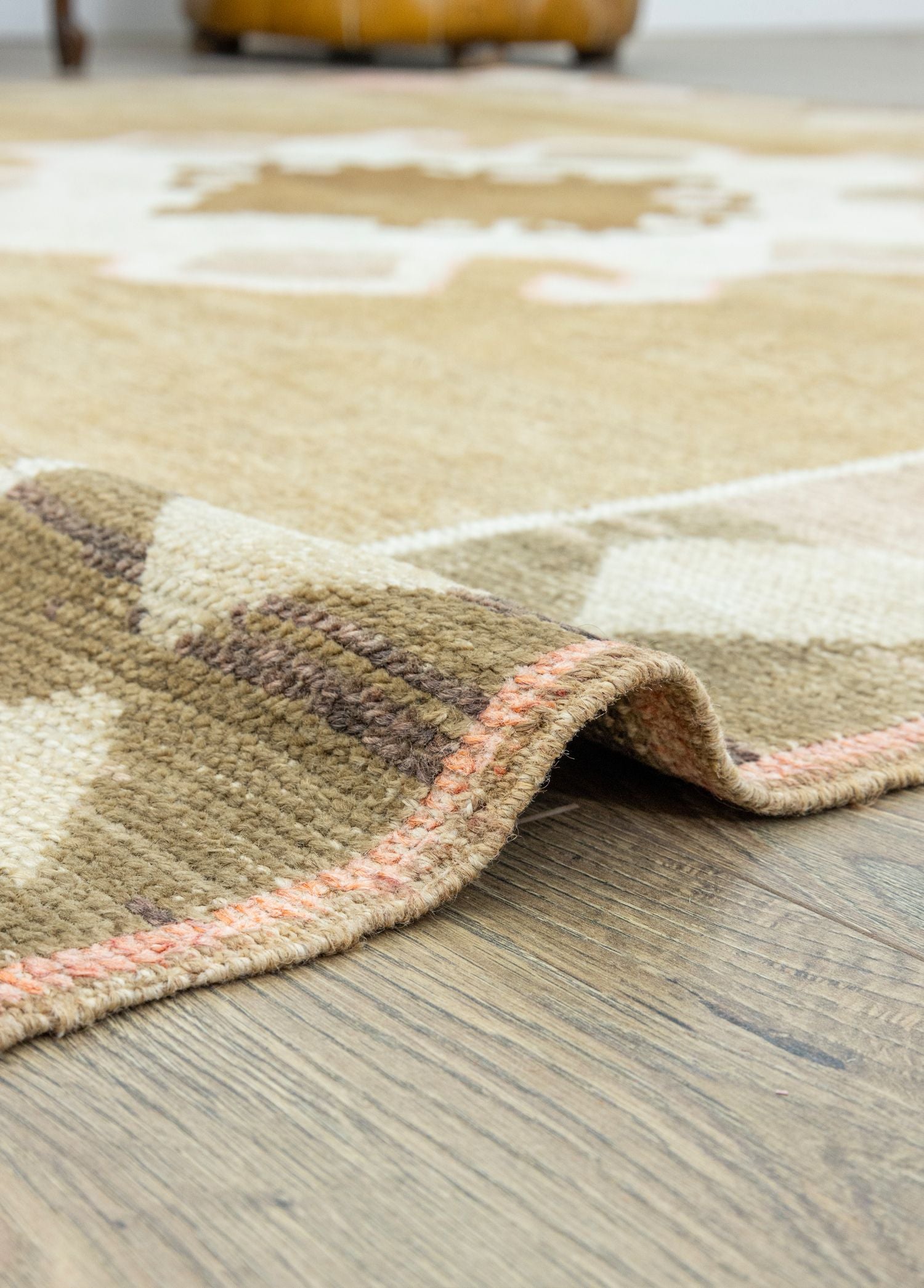 Soho Antiq-Royal El Dokuma Kahverengi Yün Kars Halısı 175x312 Cm-Halı-5-Milagron.com