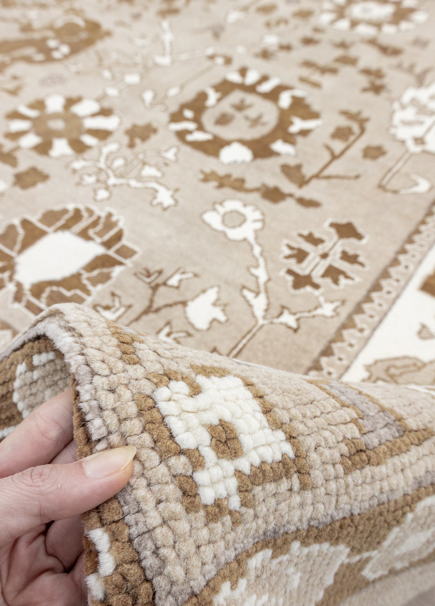 Soho Antiq-Sani El Dokuma Yün Büyük Uşak Halısı 316x436 Cm-Halı-4-Milagron.com