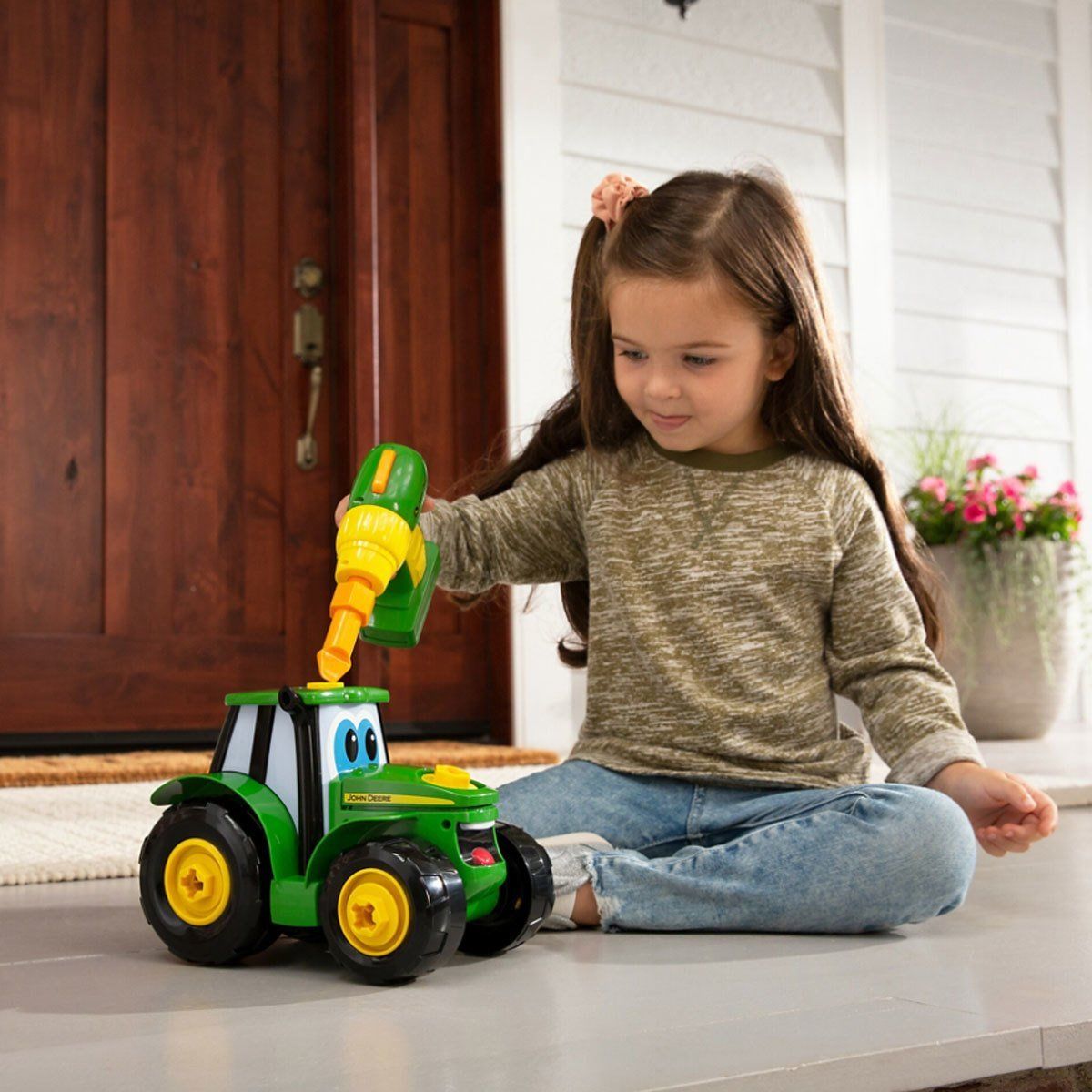 Tomy-John Deere Yap Oyna Traktör Johnny +18 Ay-Oyuncak Kamyon ve İş Makineler-4-Milagron.com