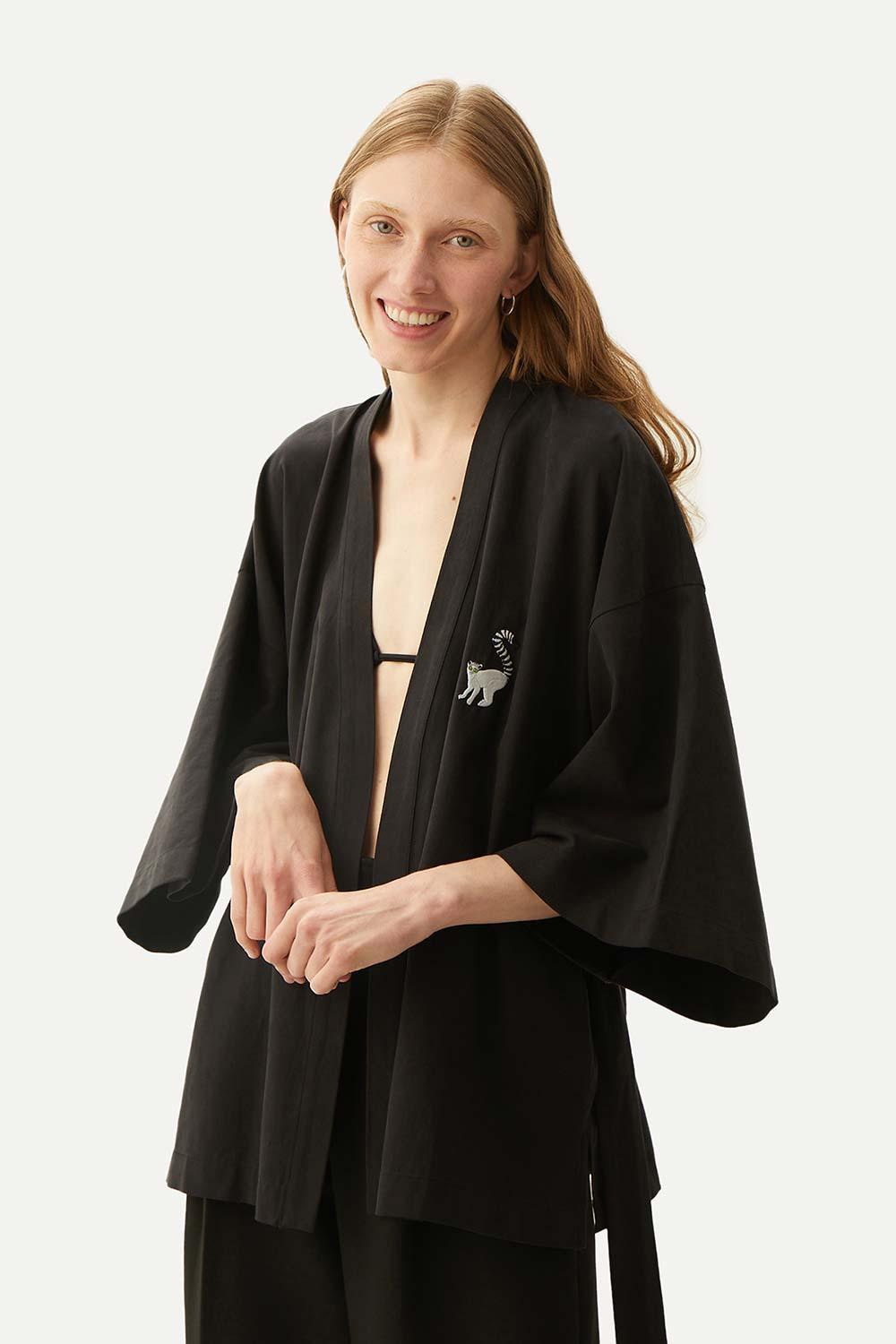 WWF Market-Lemur Kısa Kollu TENCEL™ Kimono - Siyah-Kimono-8-Milagron.com