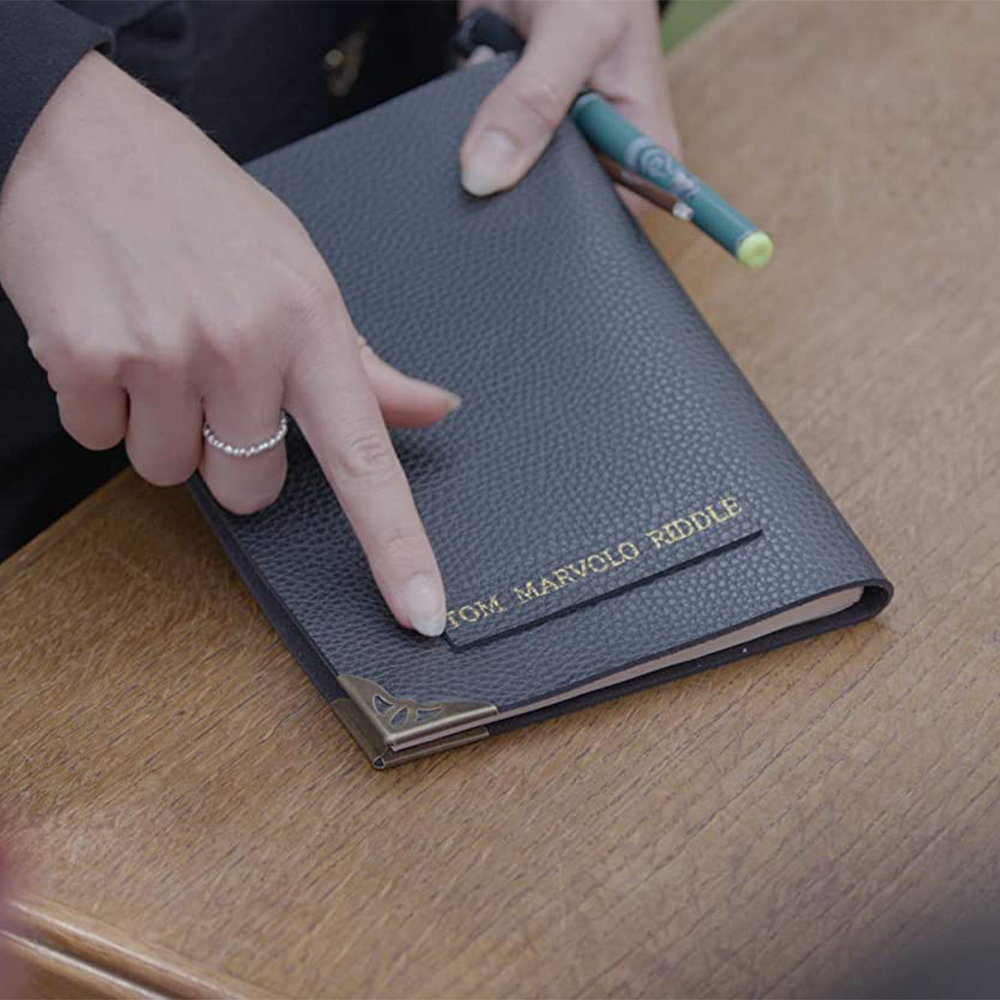 Wizarding World-Harry Potter Lisanslı Tom Riddle'ın Günlük Fener ve Kalem Seti-Figürler-6-Milagron.com