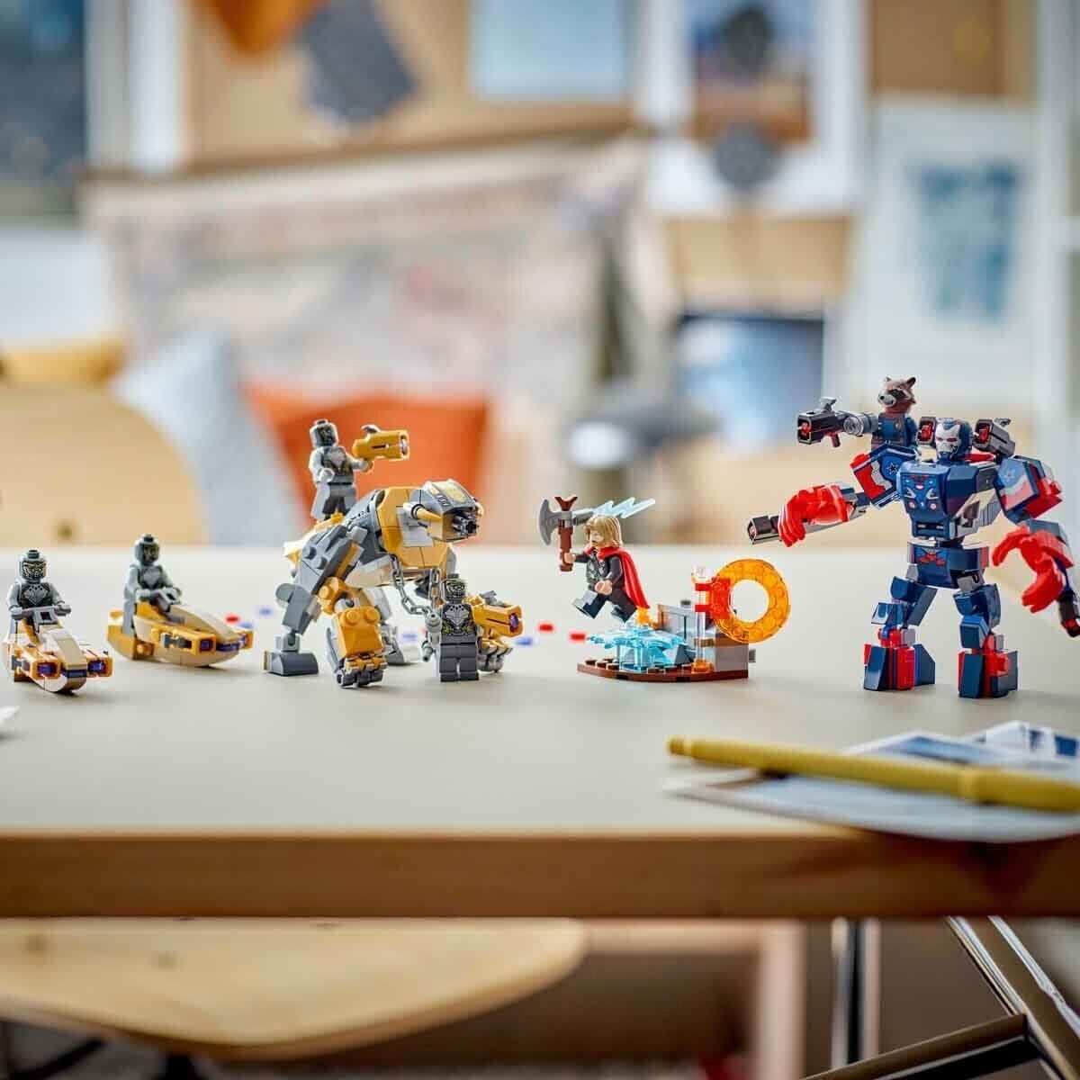 76322 Lego Marvel Avengers: Endgame Thor, Chitauriye Karşı 373 Parça +8 Yaş
